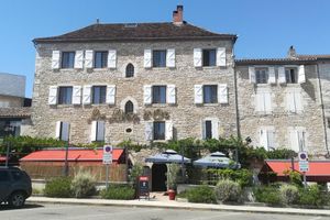 Alojamiento - Logis hotel le lion d'or Gramat