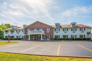 Alojamiento - Econo Lodge Inn & Suites