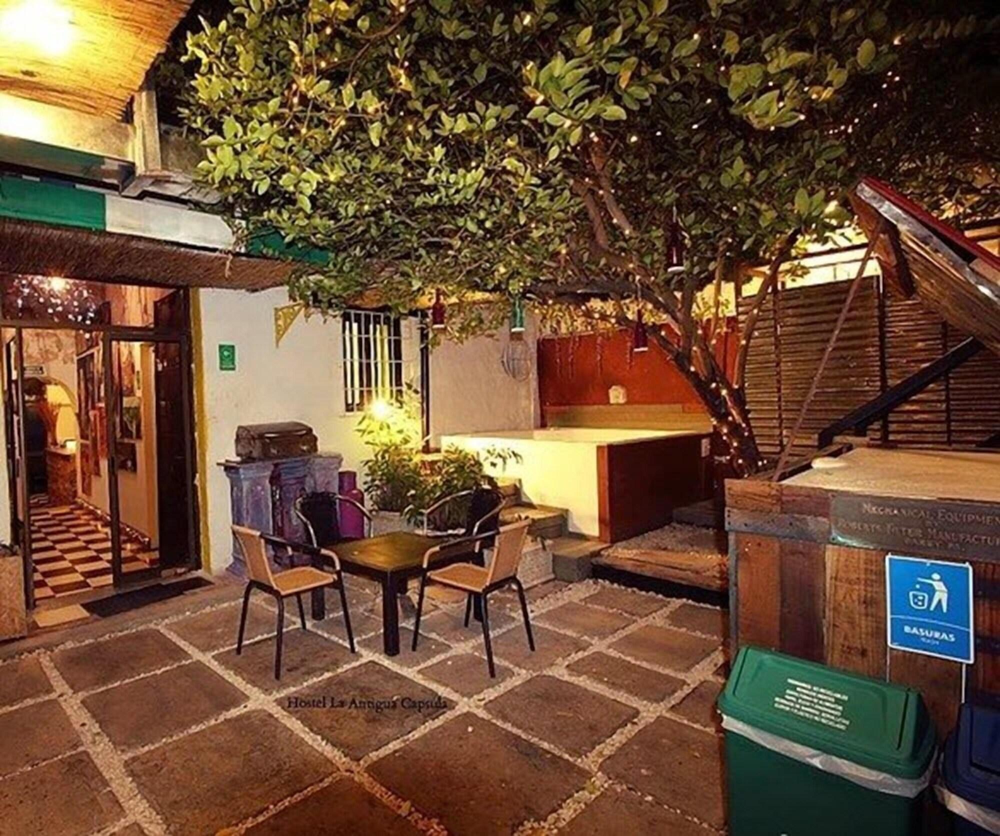 Varios Hostel la Antigua Capsula