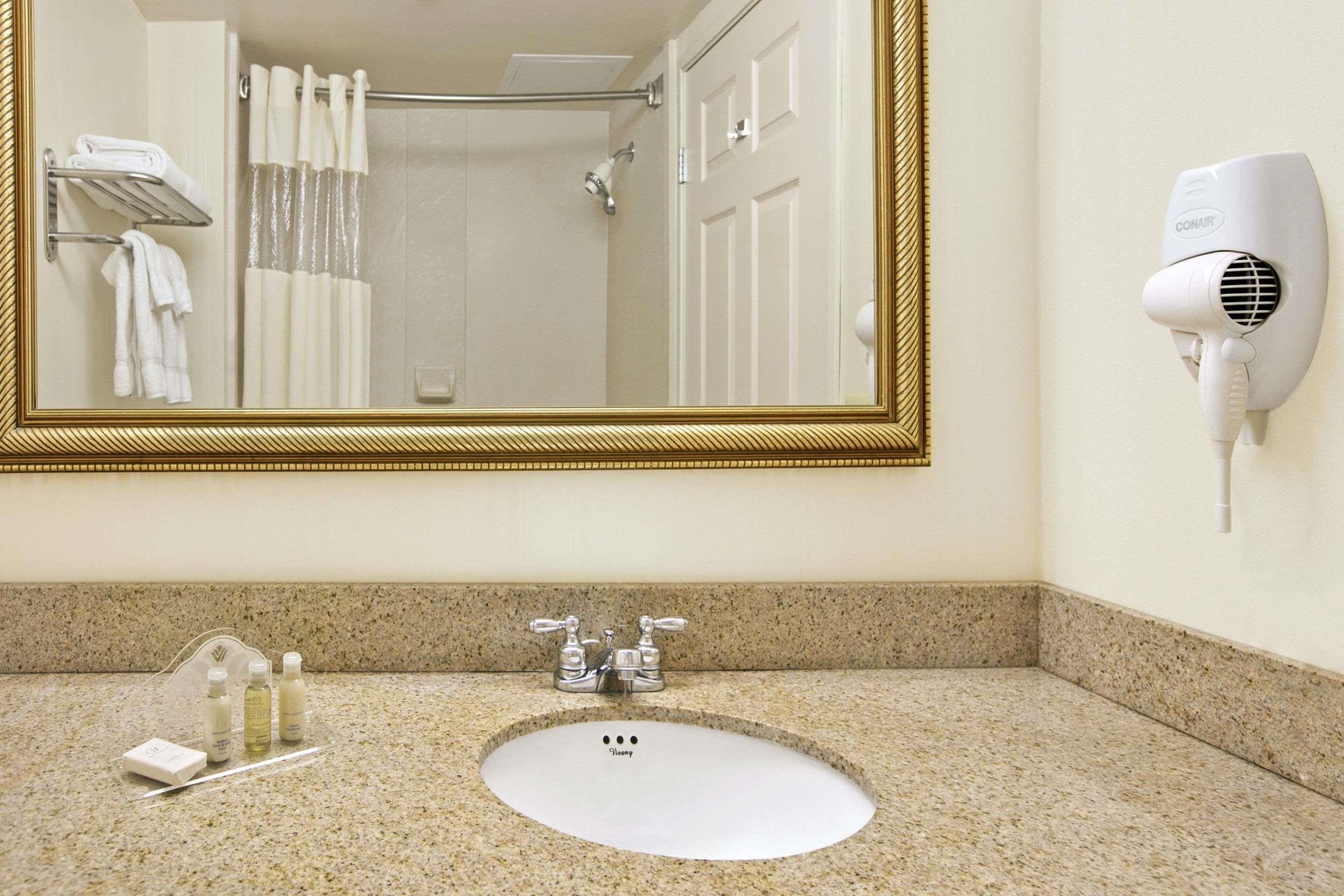 Baño Comfort Inn and Suites Mt Laurel Cherry Hill