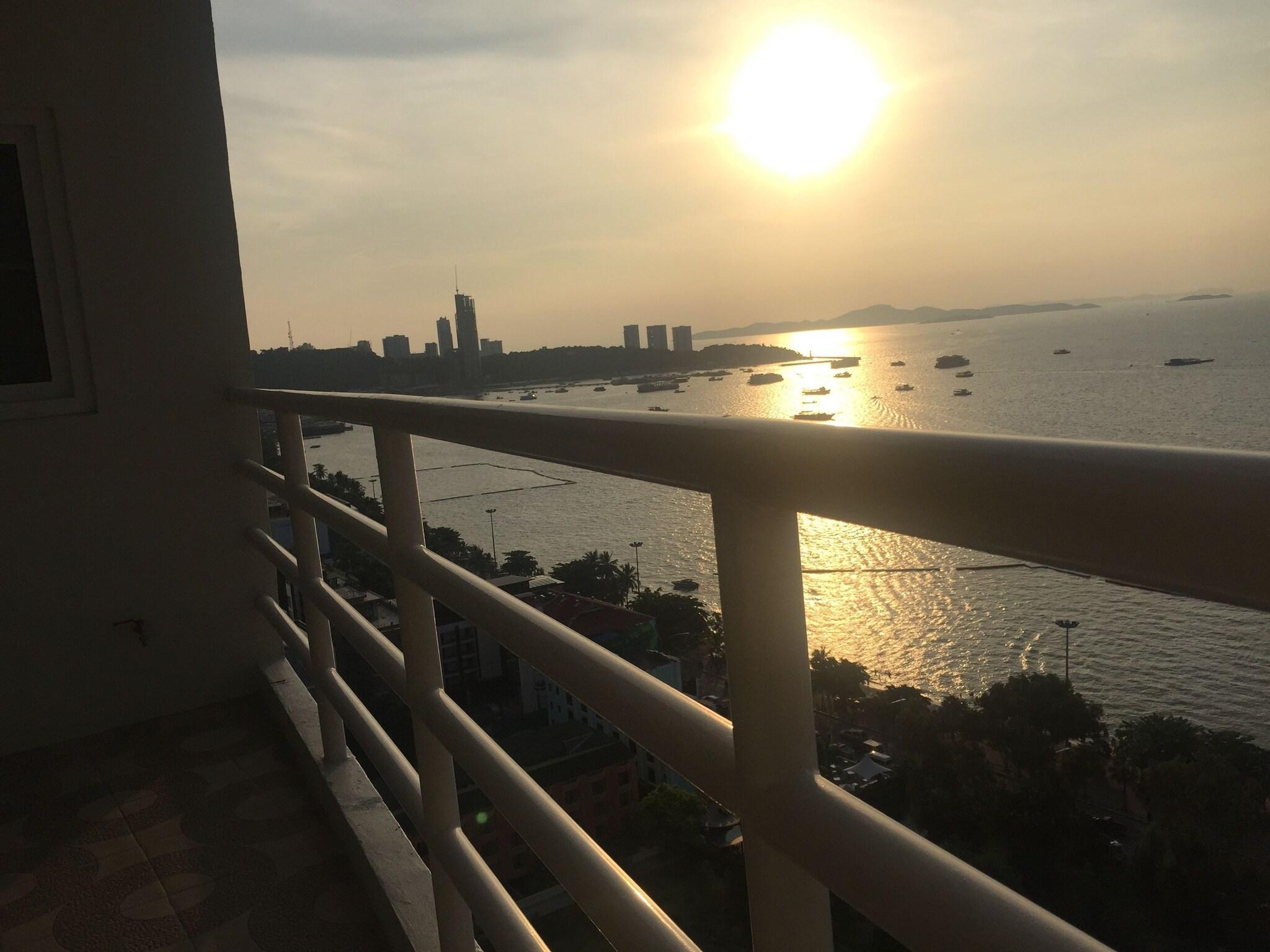 Playa View Talay 6 Condominium by Honey