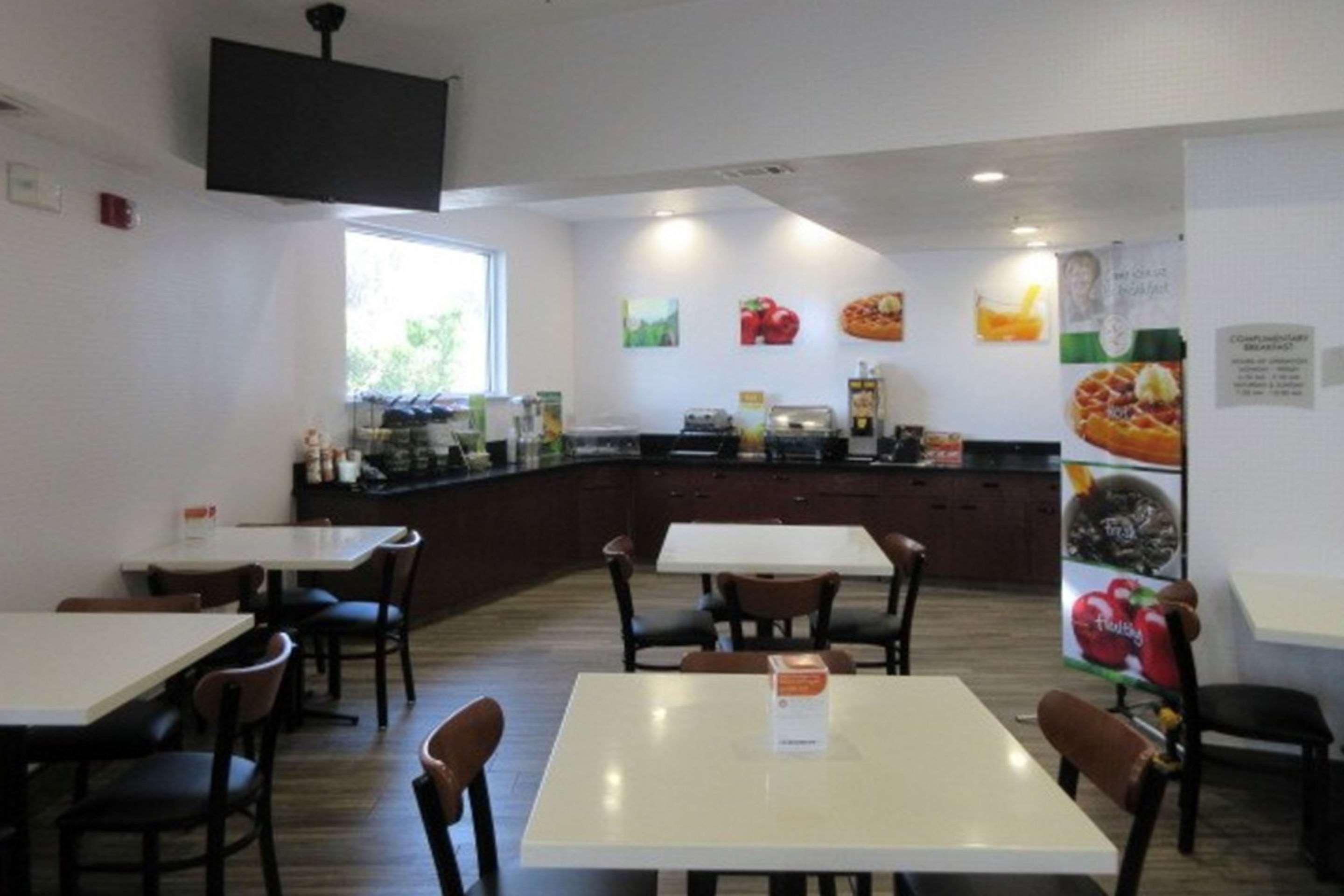 Restaurant Quality Inn & Suites Fresno Northwest