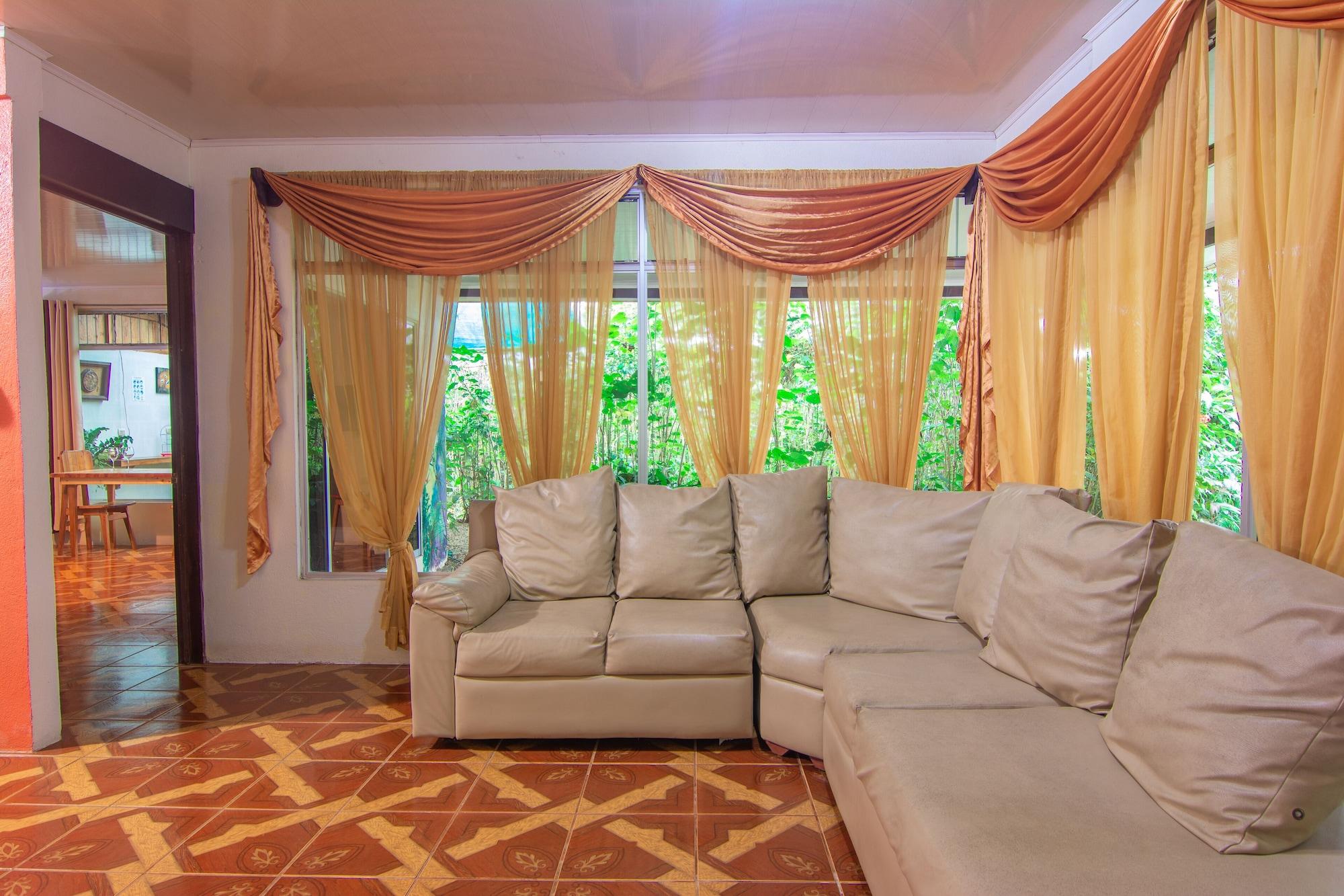 Comodidades del Alojamiento Santuario de Ranas Valle Azul