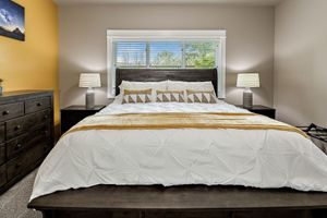 Alquiler Vacacional - Galaxy-Themed, Fastest WiFi, 3 King Beds Home