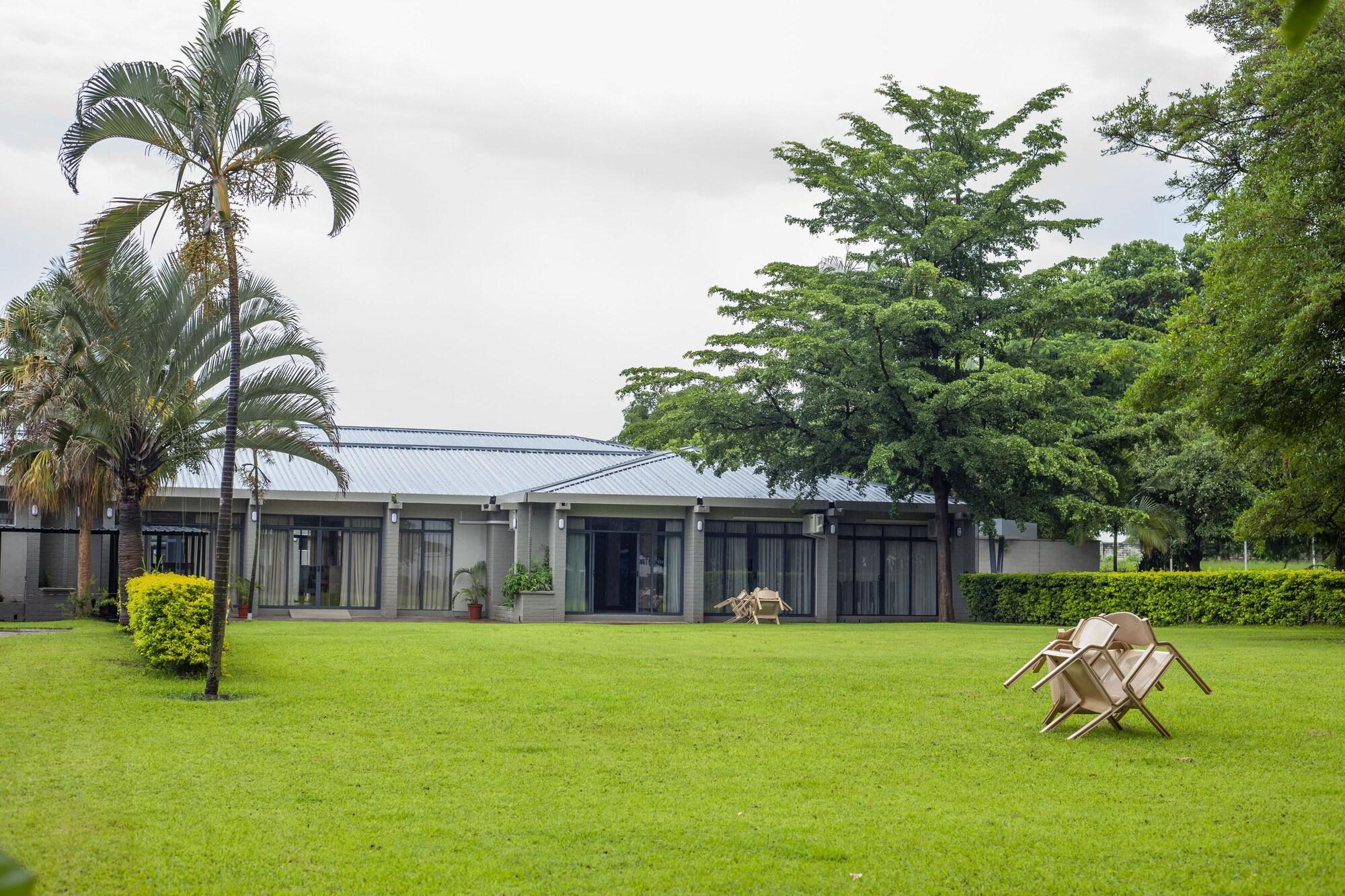 Vista Exterior MUKUBA HOTEL