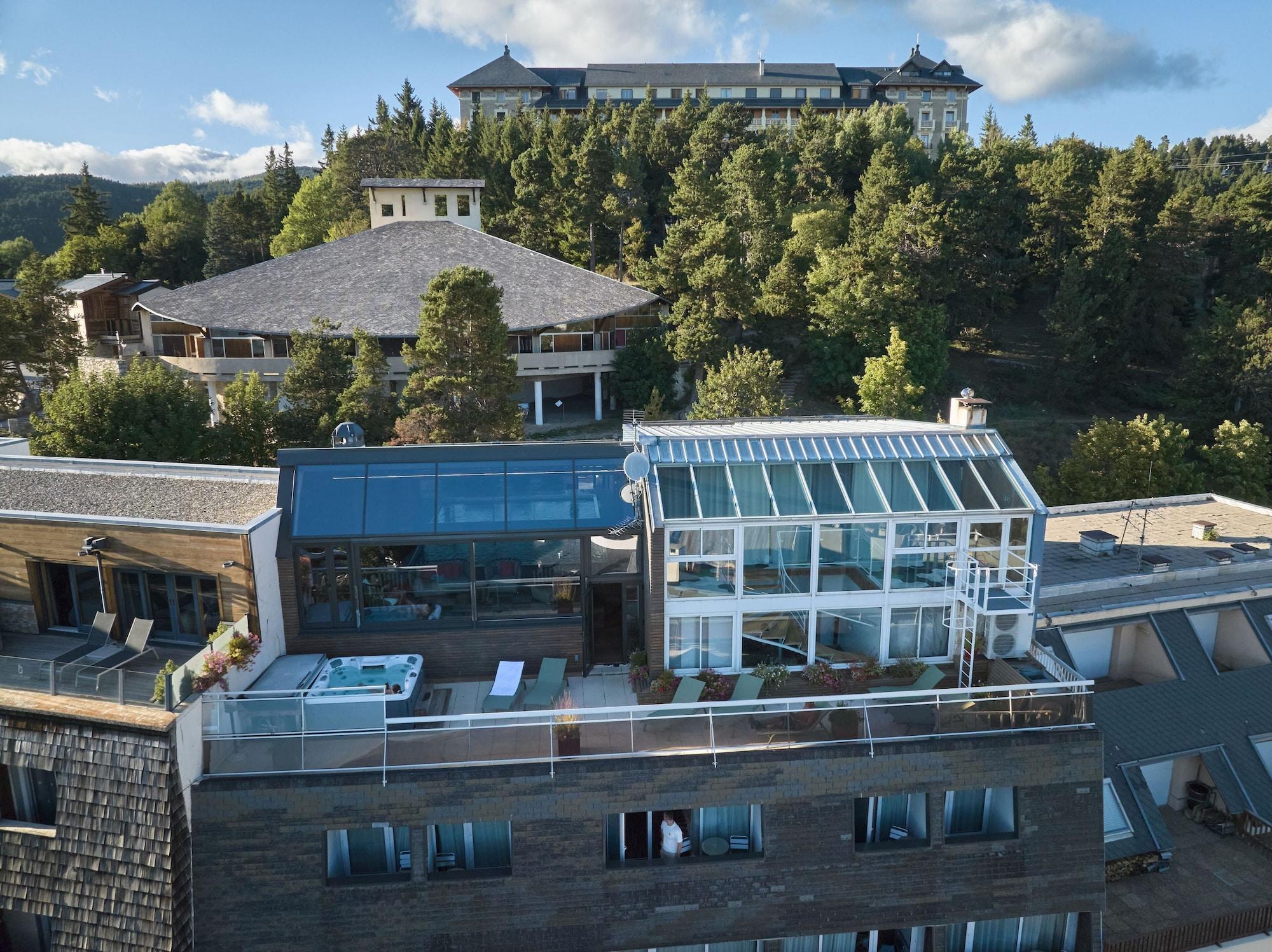 Vista Exterior Hotel Le Grand Tetras