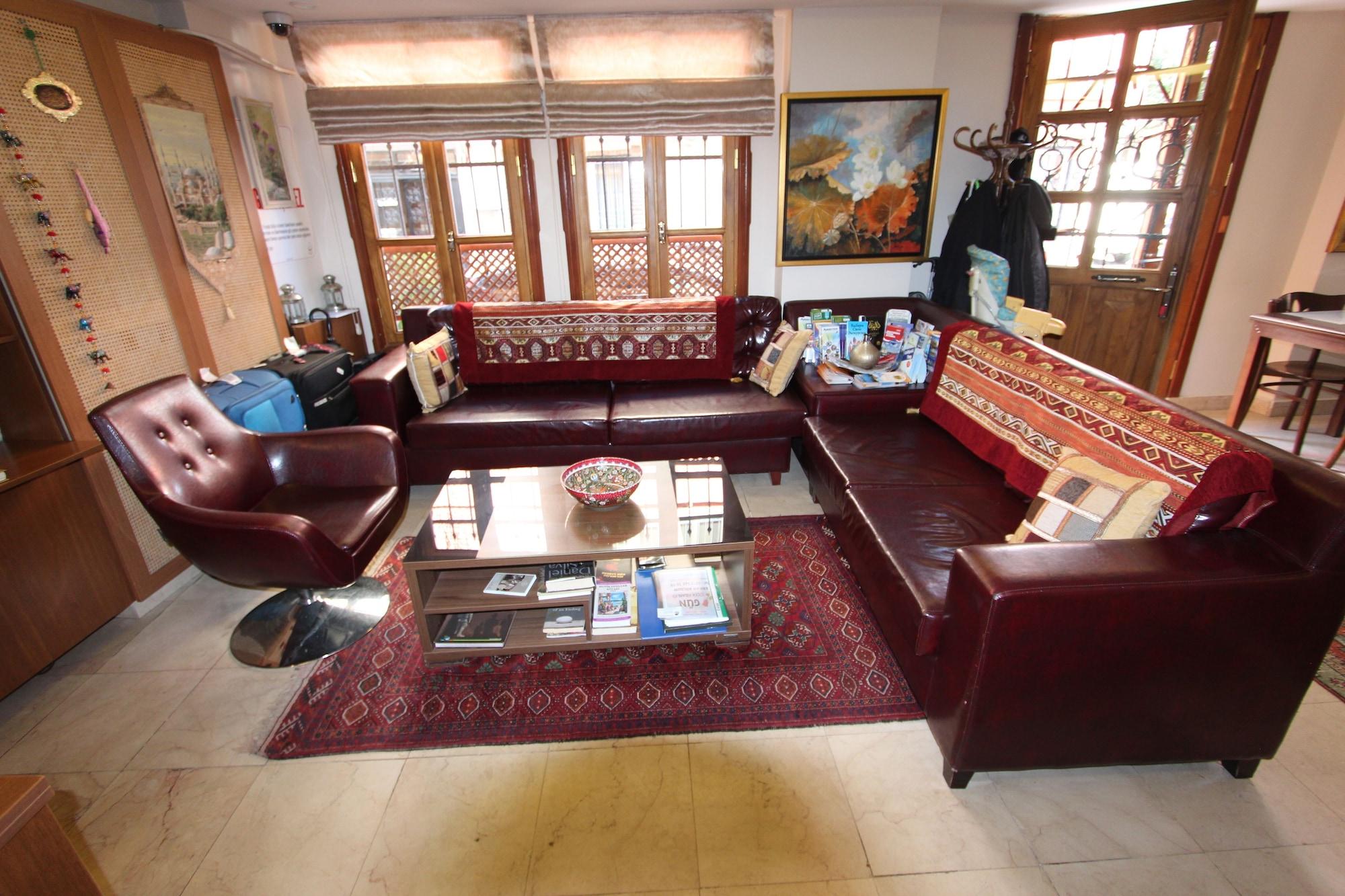Vista Lobby Sultan House
