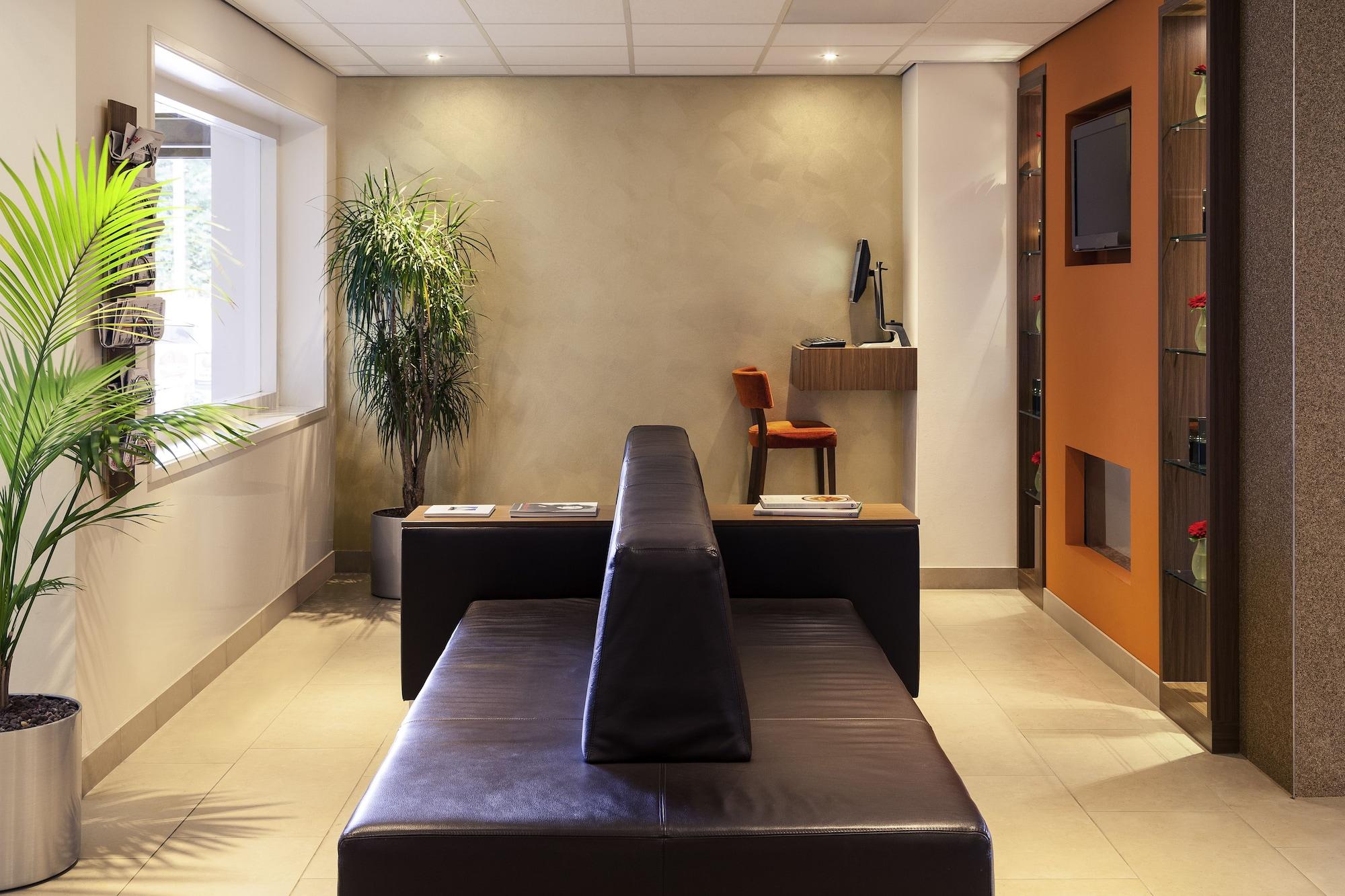 Vista Lobby Mercure City Groningen Martiniplaza Hotel