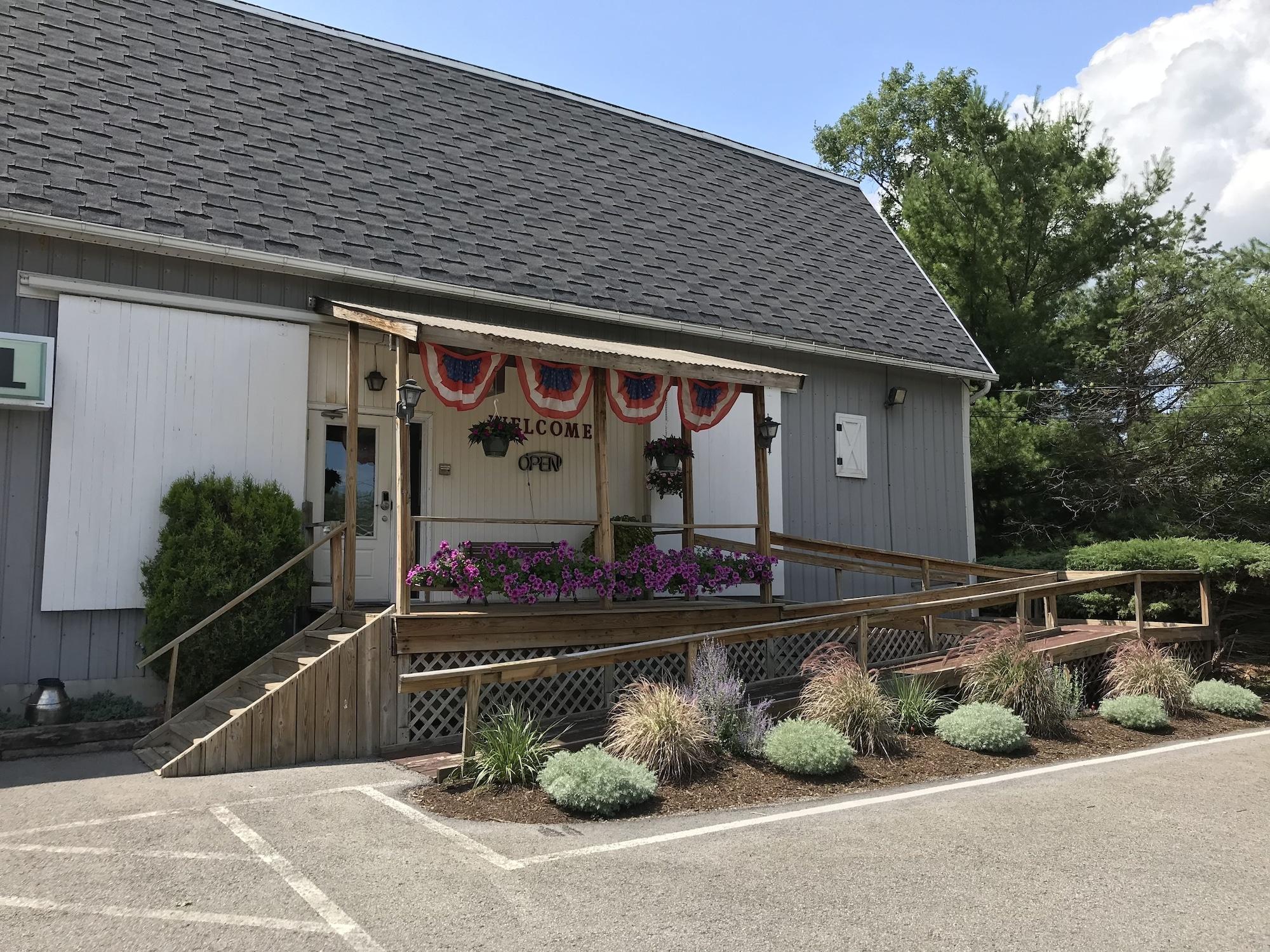 Varios Lake Ontario Motel & Inn