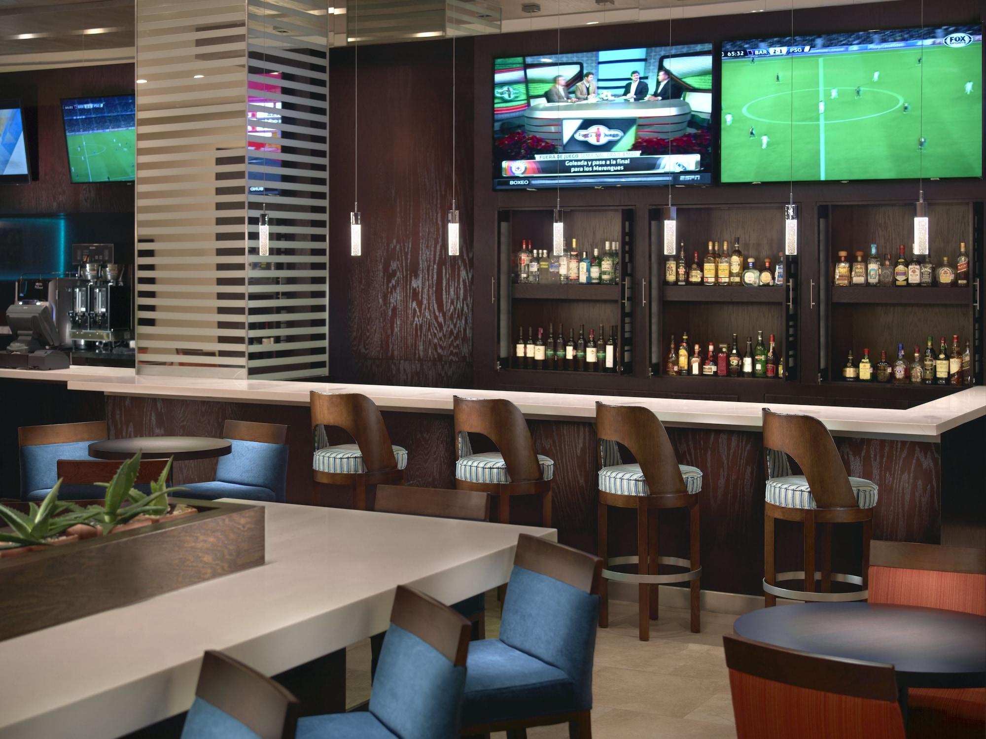 Bar/Salón Courtyard by Marriott Queretaro