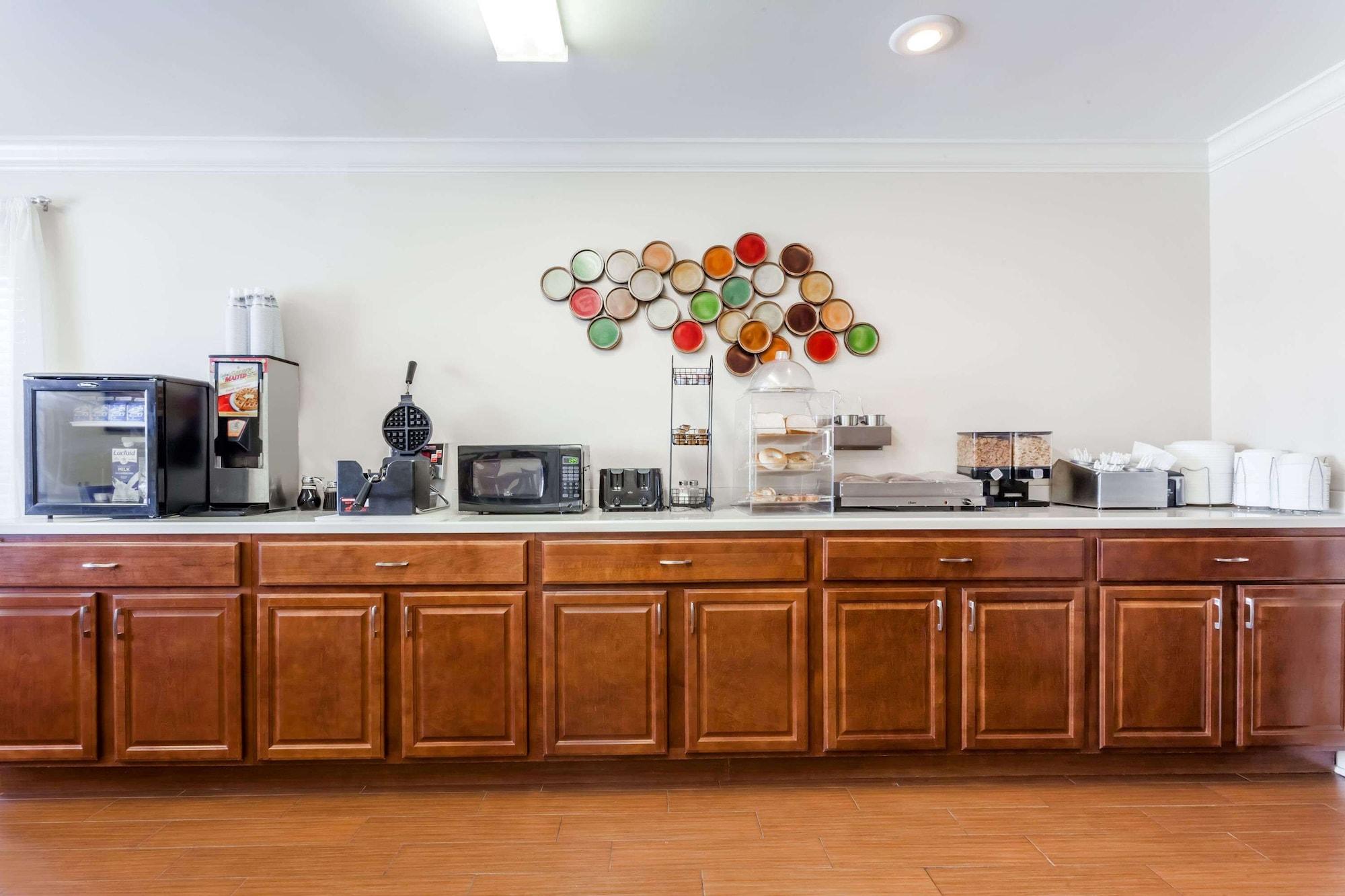 Restaurant Ramada by Wyndham Tell City