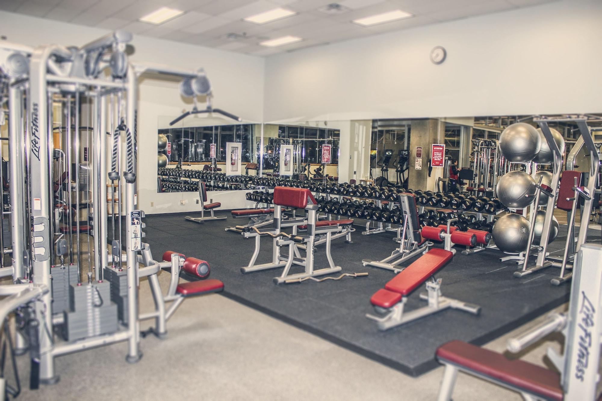 Gimnasio MacEwan University Residence