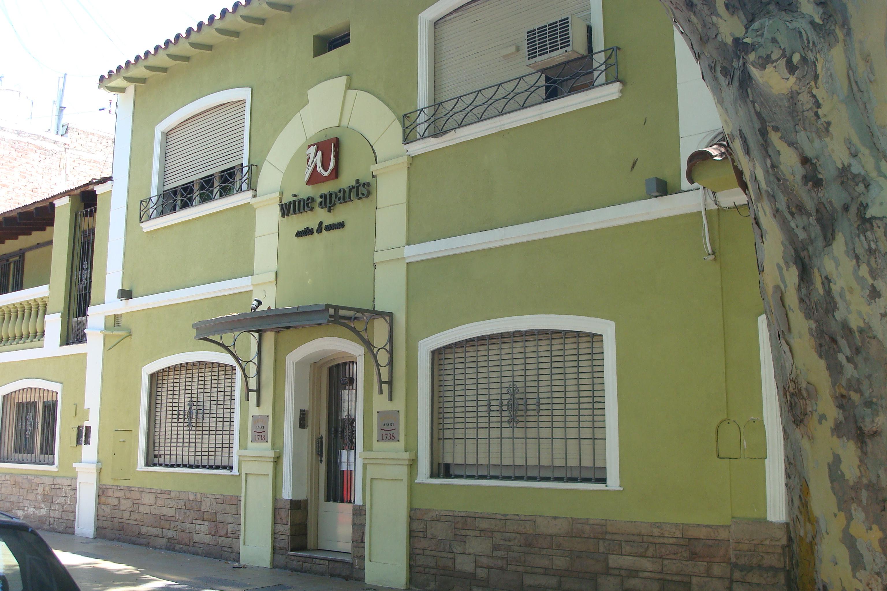 Vista Exterior Wine Aparts