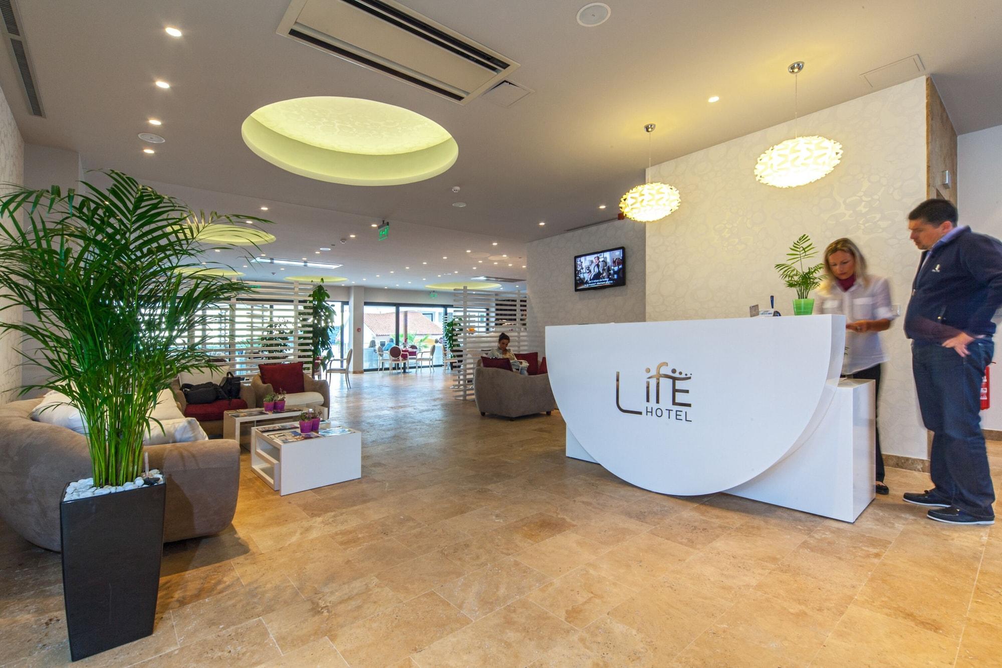 Vista Lobby Boutique Hotel Life