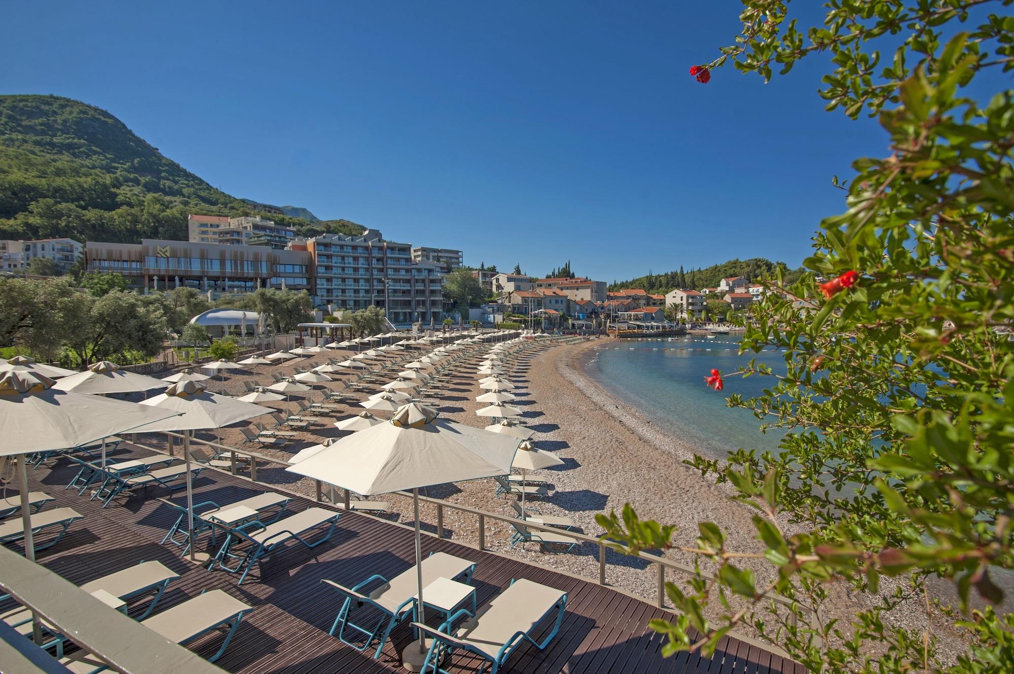 Playa Maestral Resort & Casino