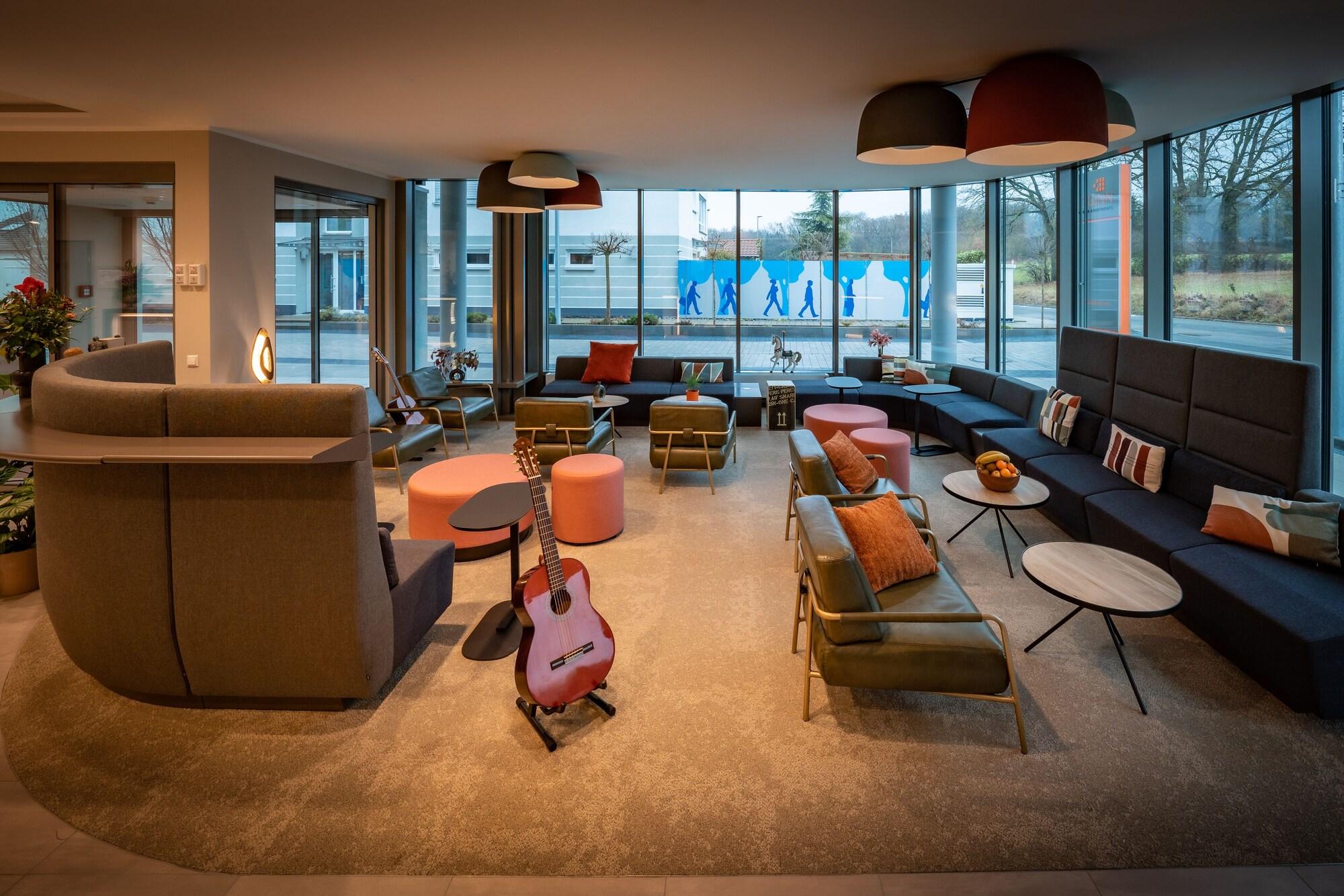 Vista Lobby LOGINN Hotel Stuttgart Zuffenhausen