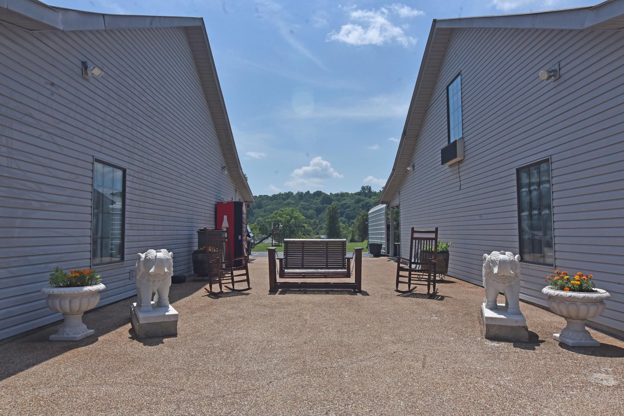 Vista Exterior Lynchburg Country Inn