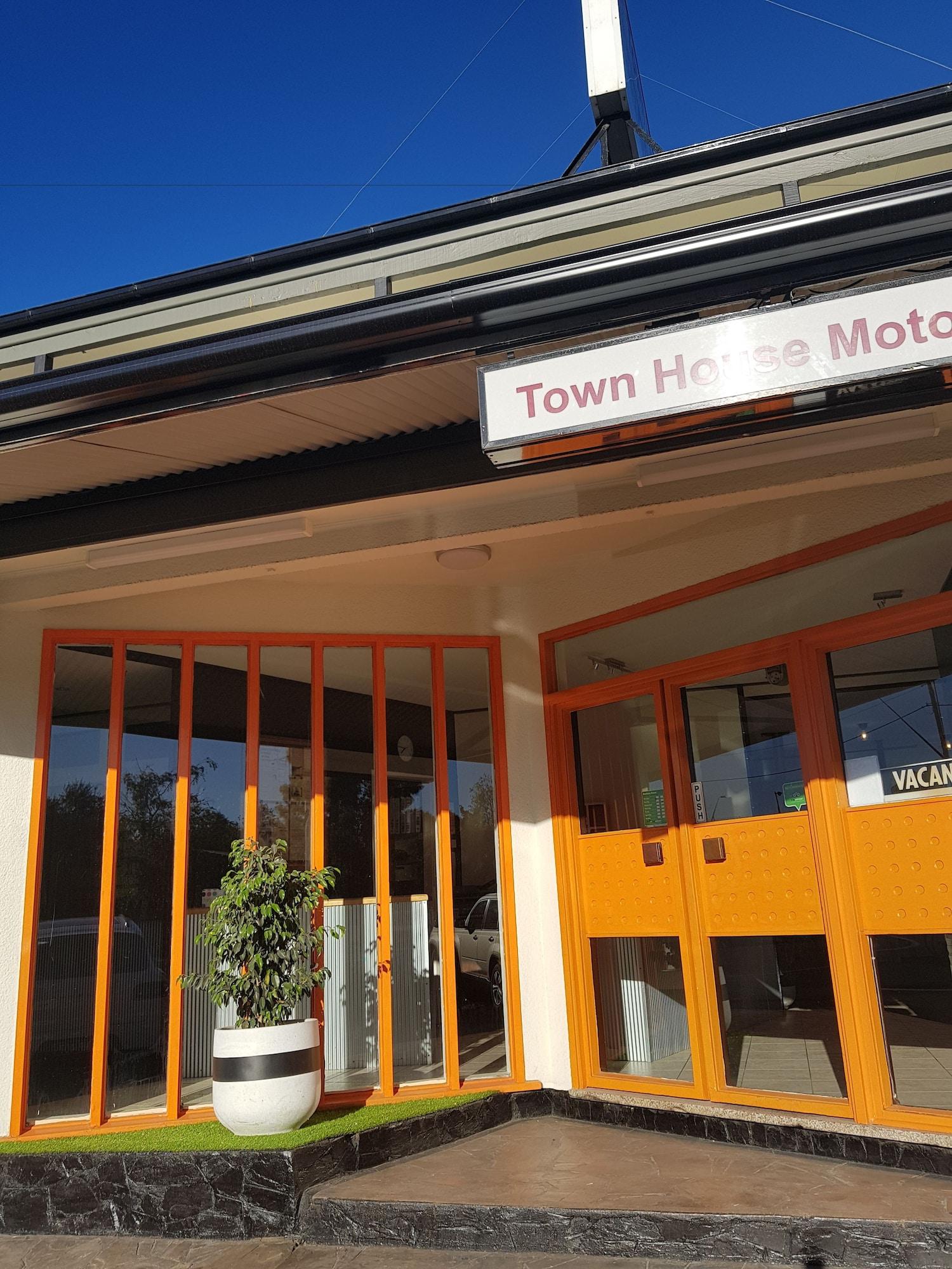 Vista Exterior Town House Motor Inn