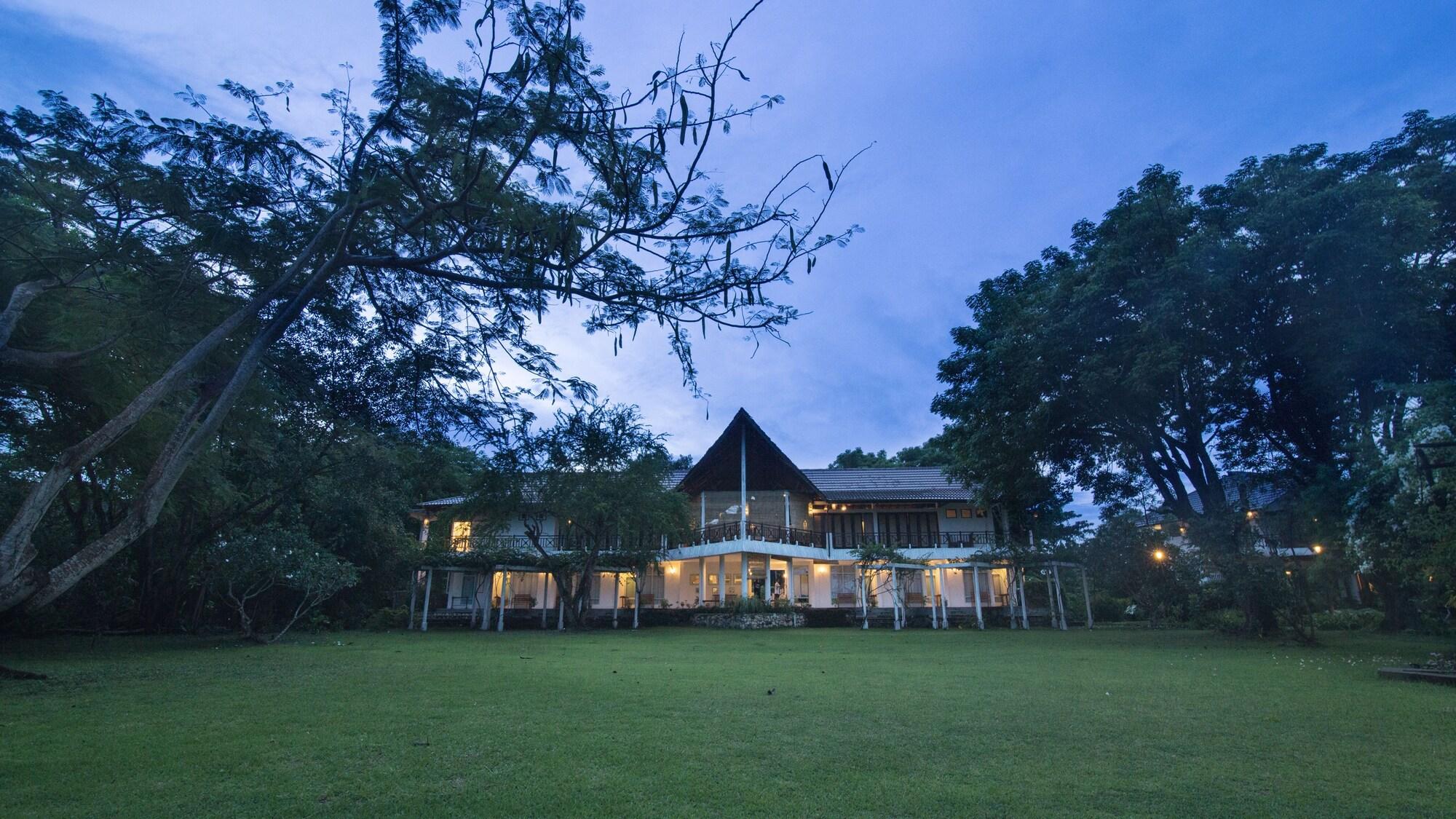Vista Exterior Bajo Komodo Eco Lodge