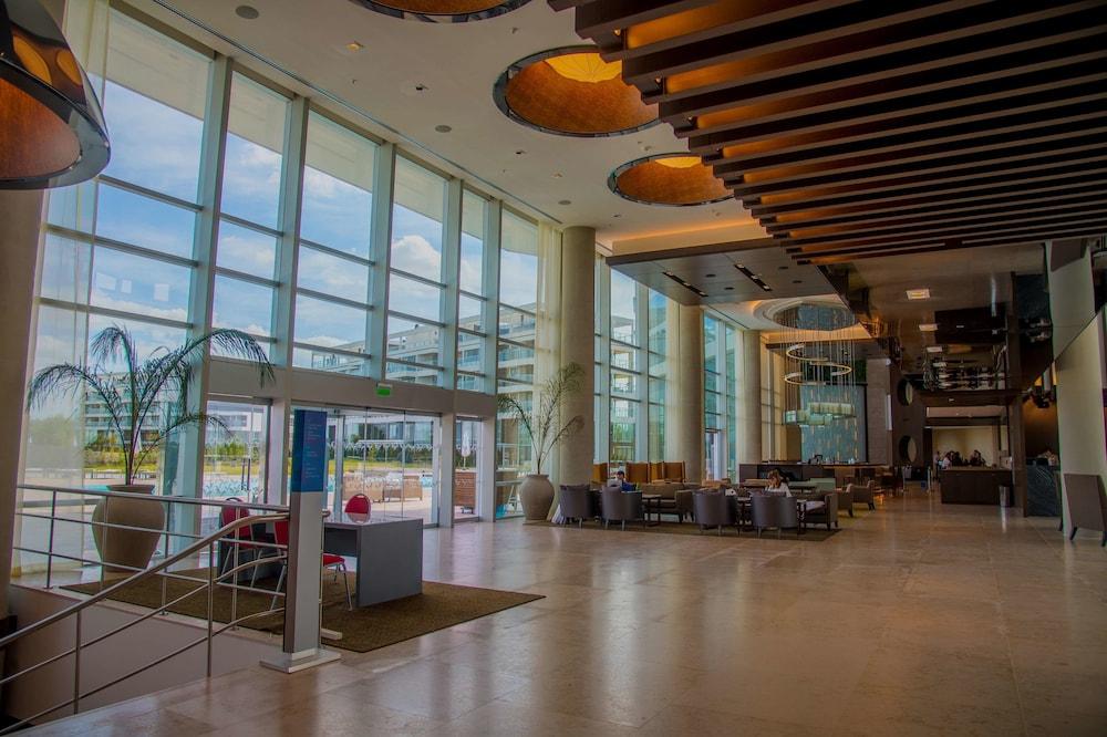 Vista Lobby Hilton Pilar