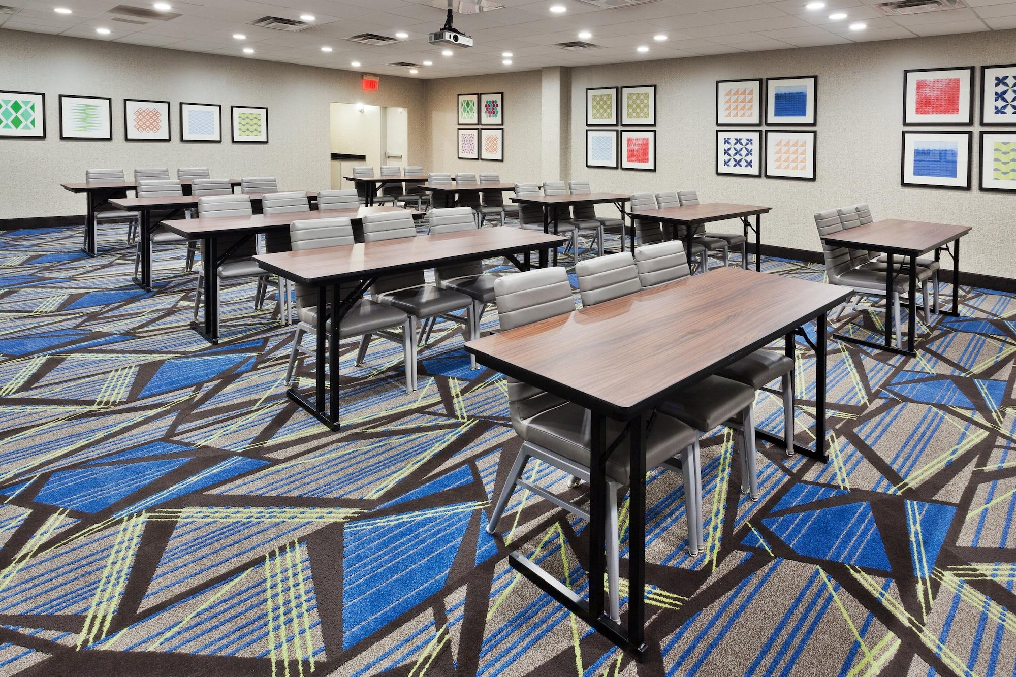 Sala de Reuniones Holiday Inn Express & Suites Rome-East by IHG