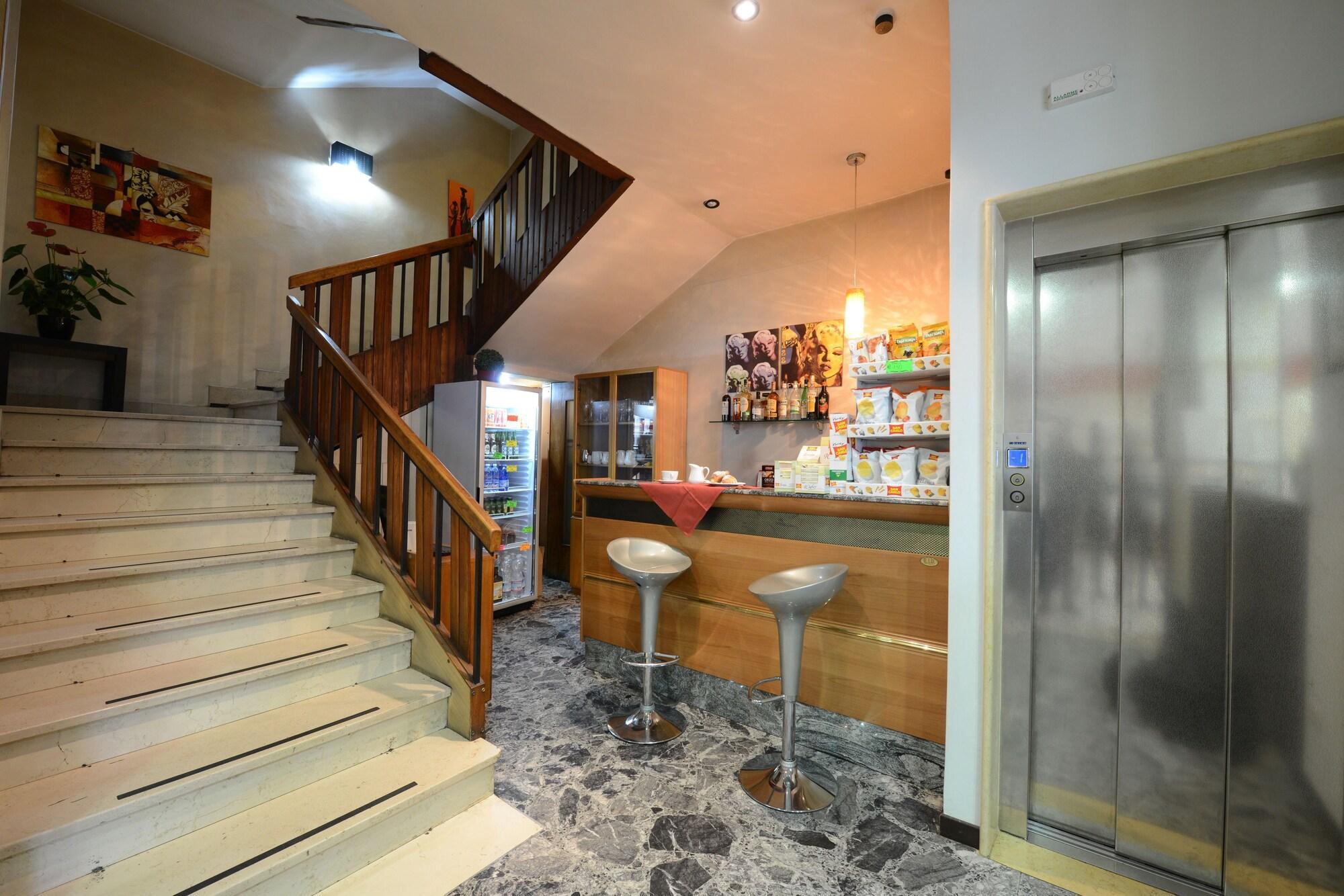 Bar/Salón Astor
