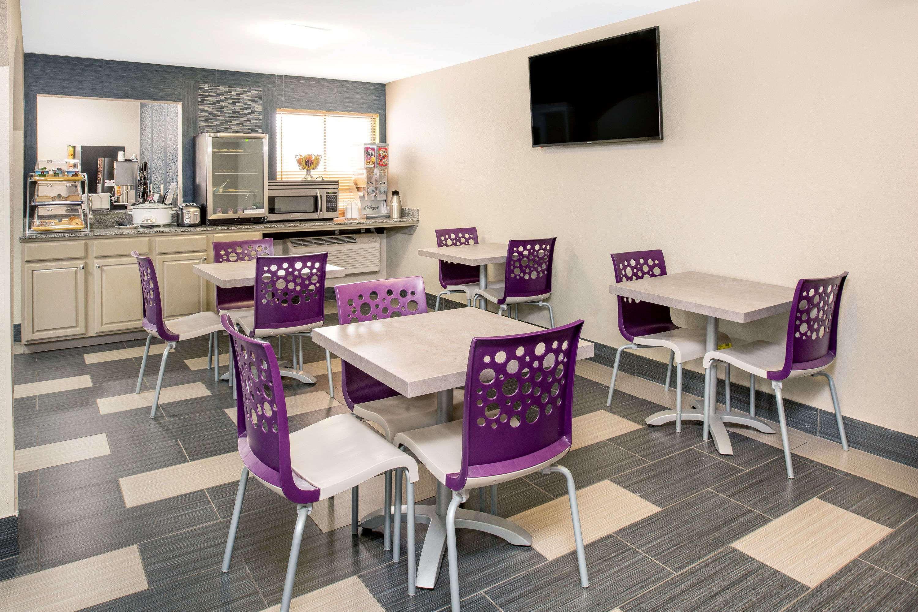 Restaurant Days Inn by Wyndham Carthage