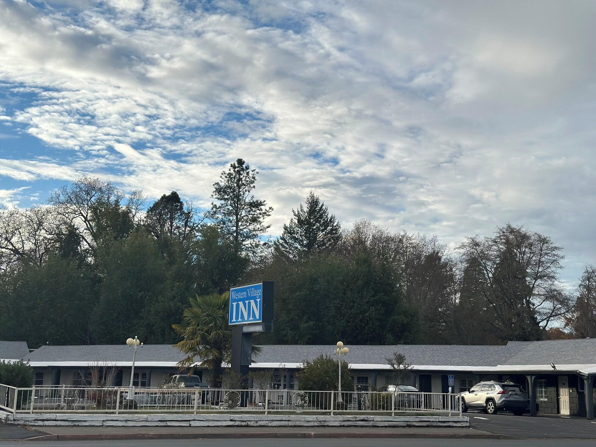 Vista Exterior Western Village Inn