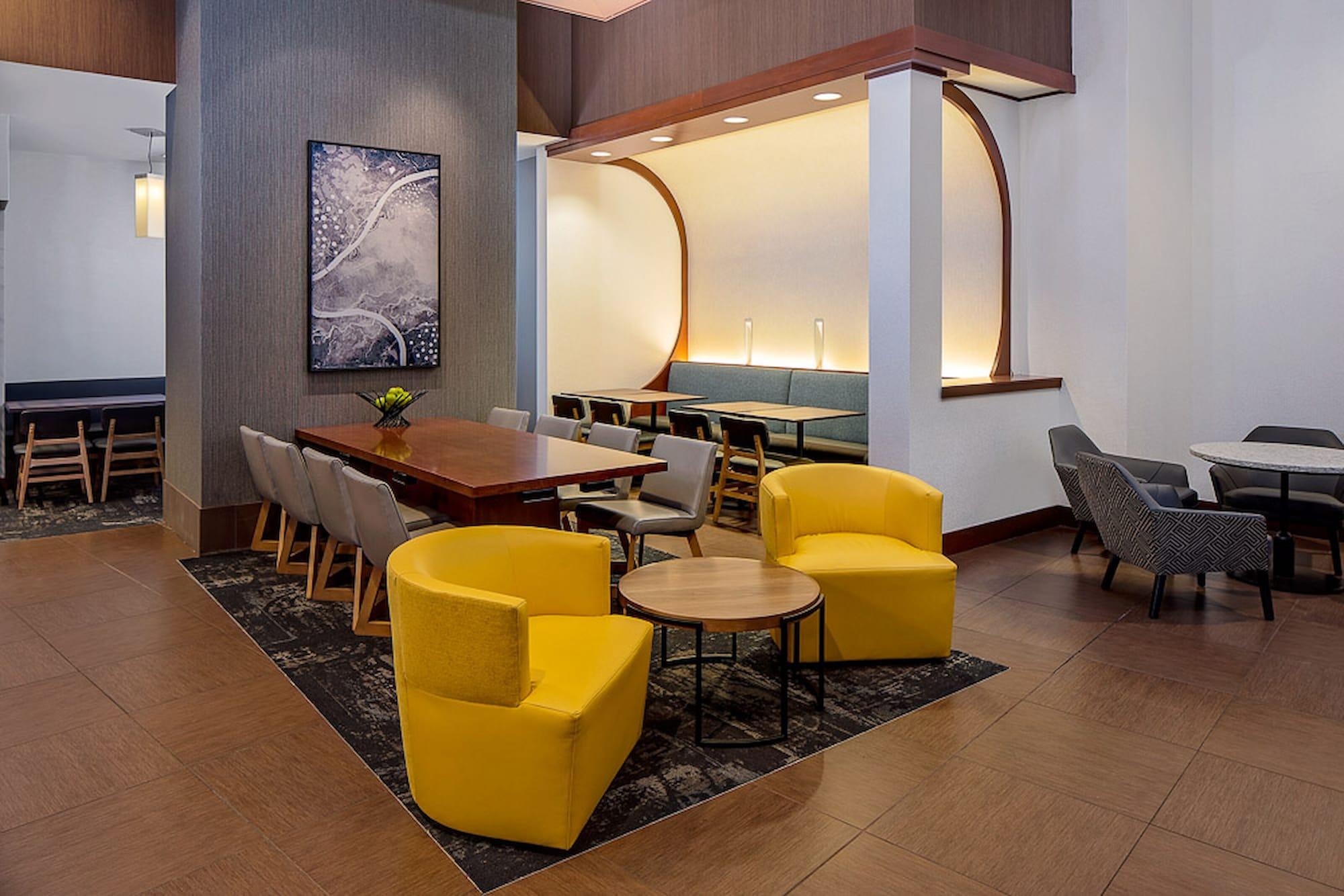 Vista Lobby Hyatt Place Pittsburgh-North Shore