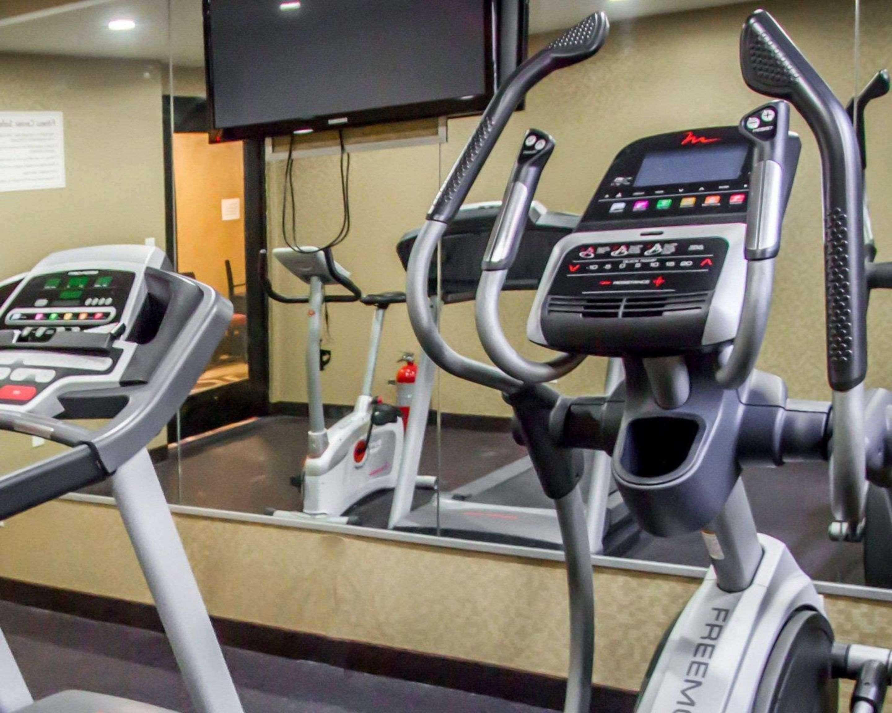 Gimnasio Rodeway Inn Bronx Zoo