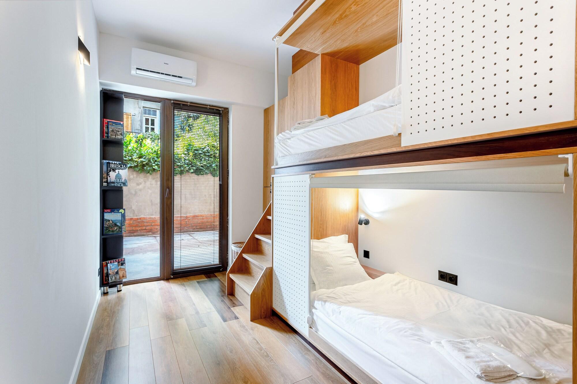 Varios The Tbilisi Pod