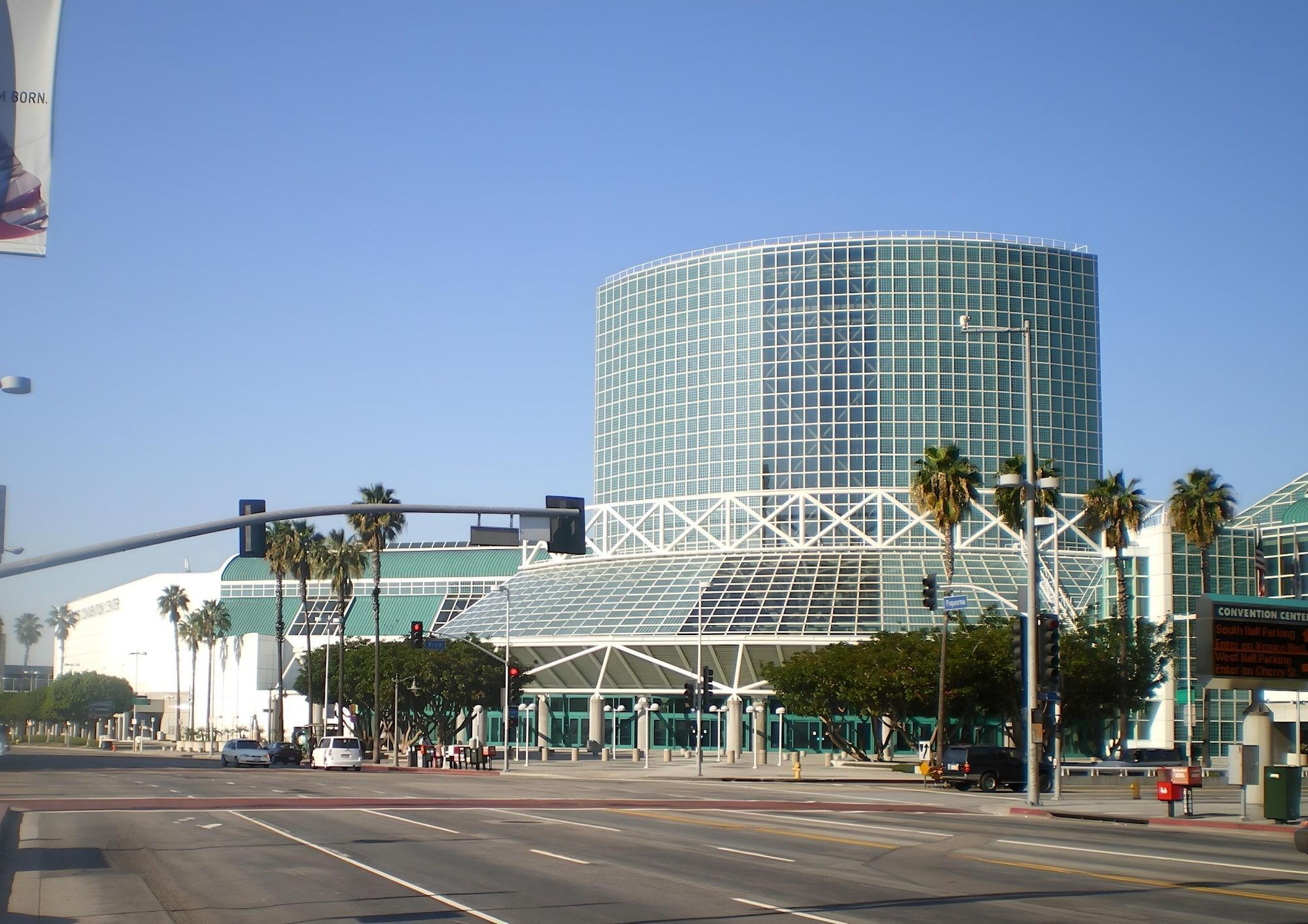 Estacionamiento Los Angeles Deluxe Suites Free Parking