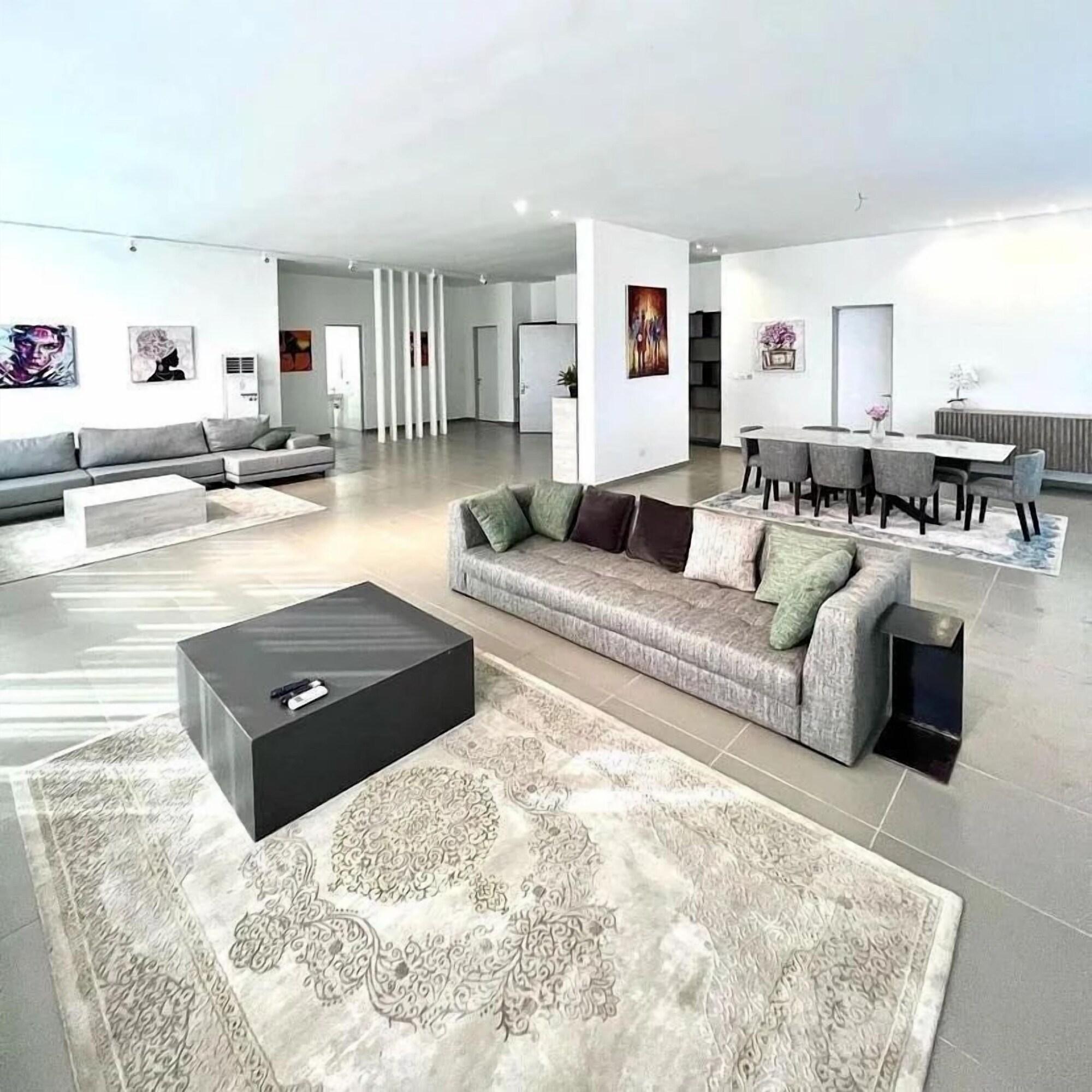 Varios Boya Apartments