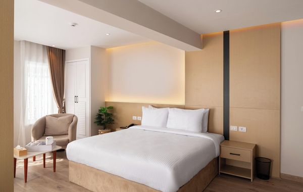 Elegance Grand City Hotel