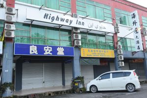 Alojamiento - OYO 89642 Highway Inn