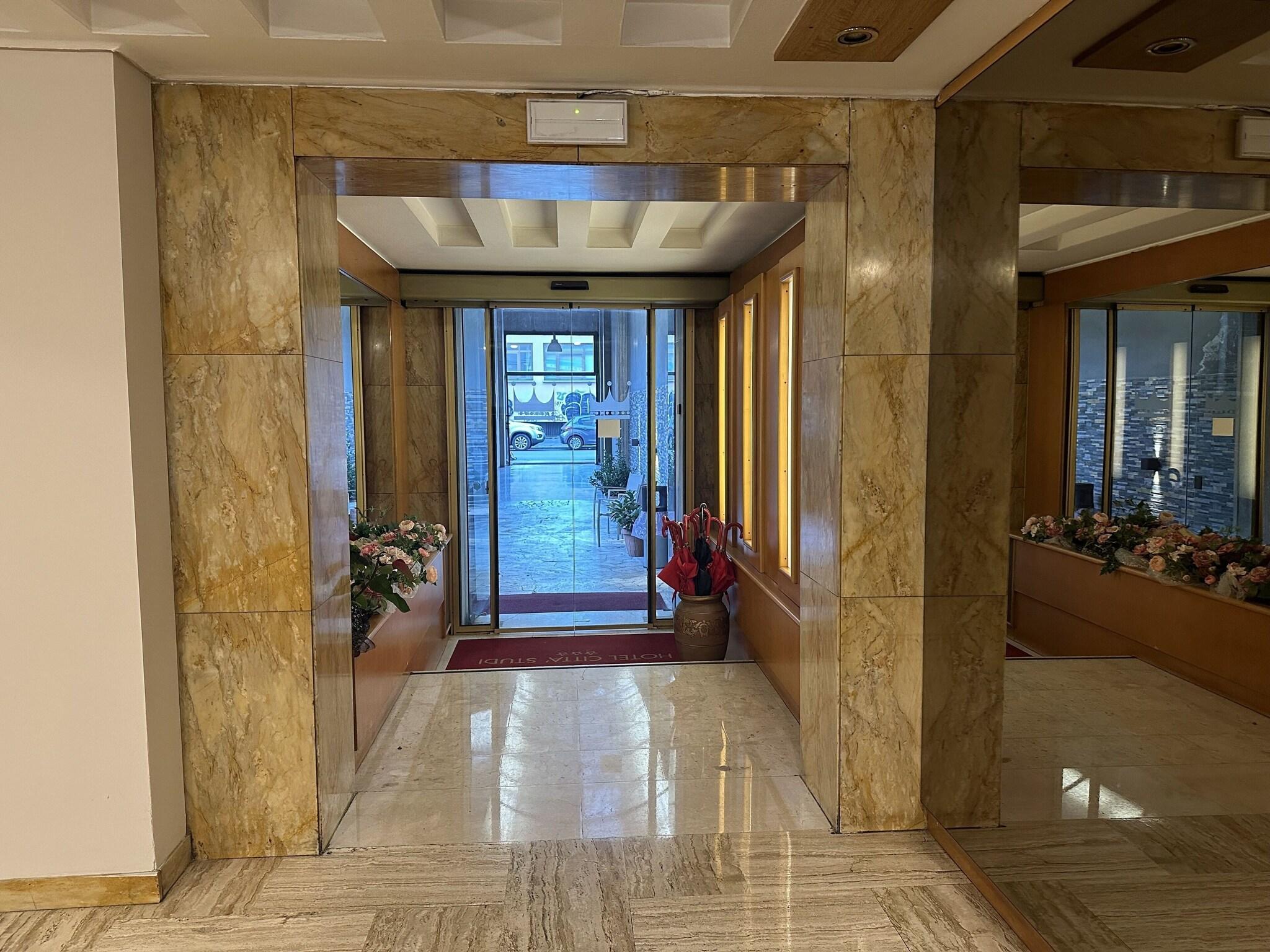 Vista Exterior Hotel Città Studi