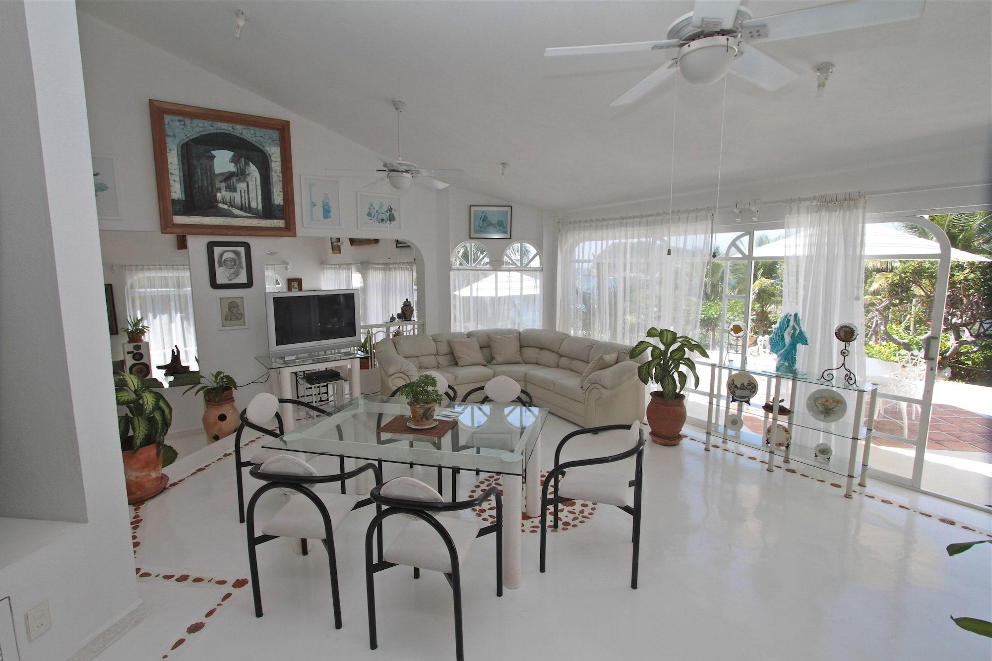 Vista Lobby Villas Fa-Sol