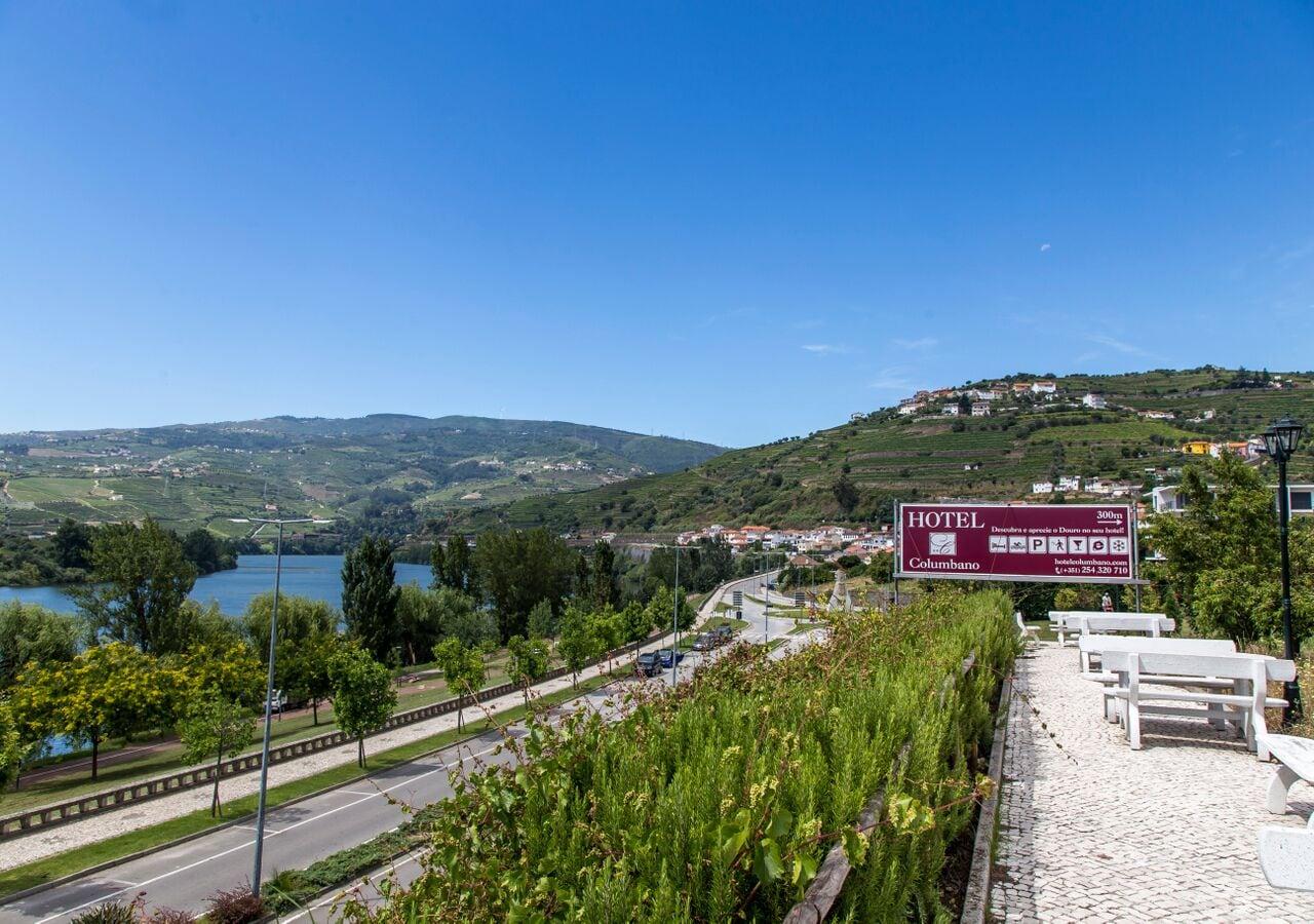 Vista Exterior Hotel Columbano