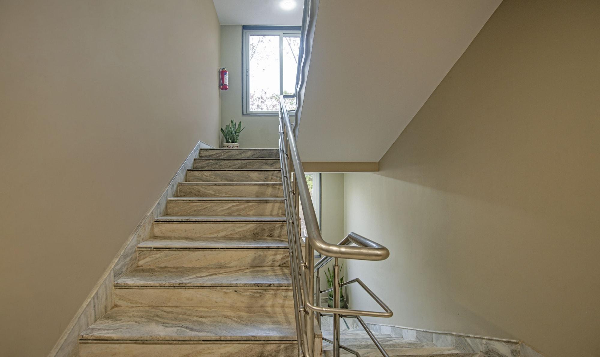 Varios Treebo Gyani's