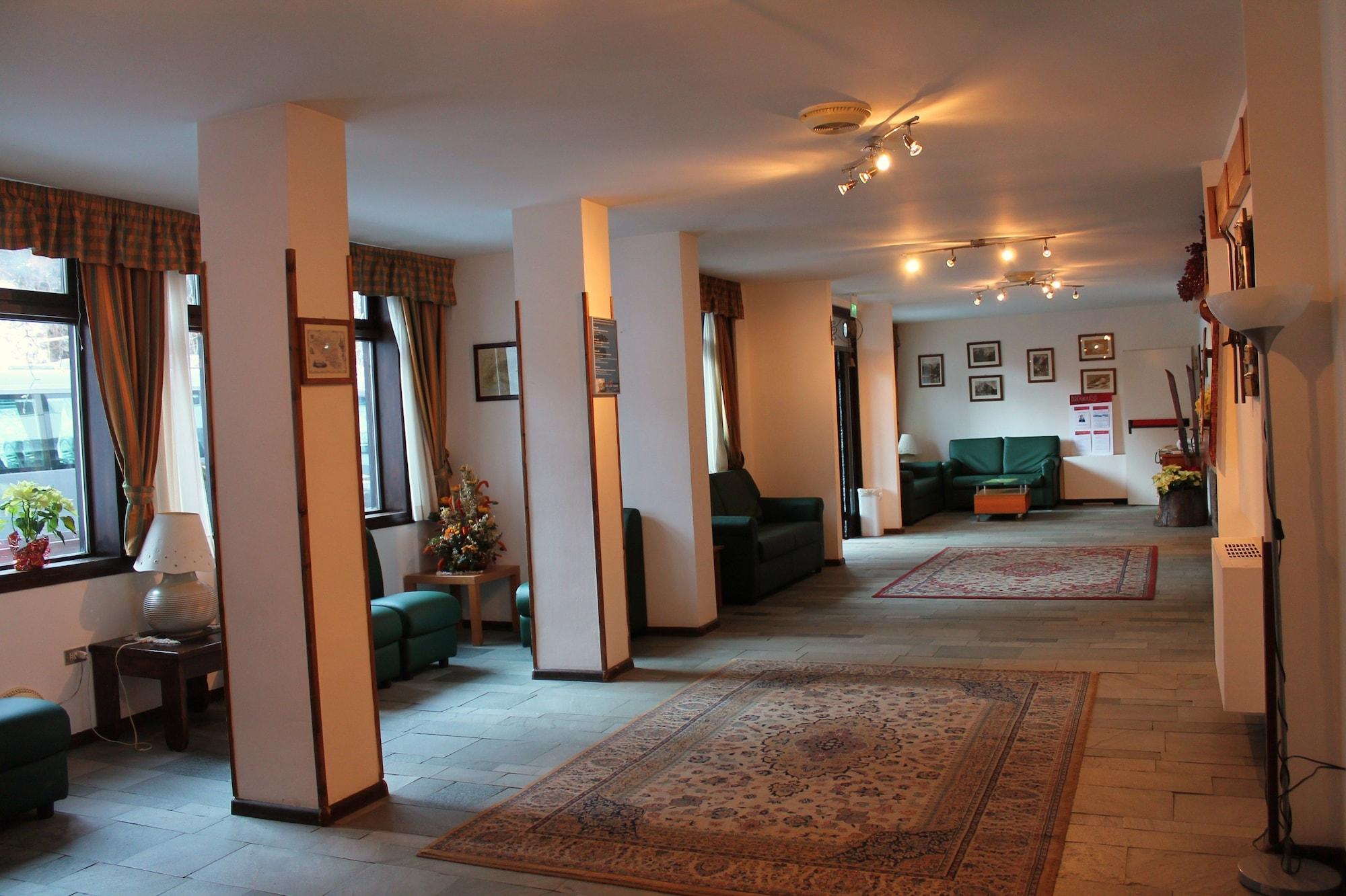 Vista Lobby Hotel de la Telecabine