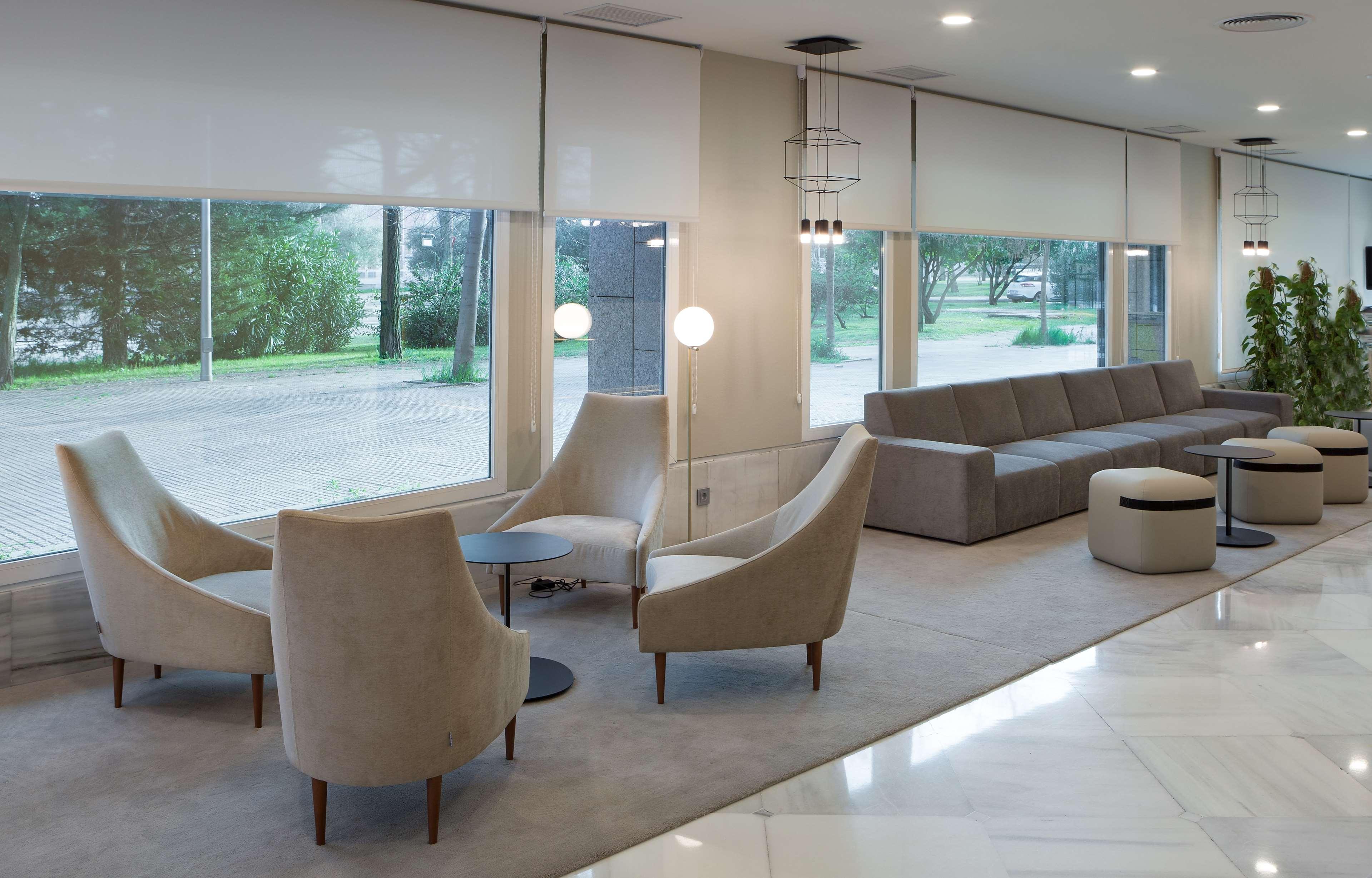 Vista Lobby NH Madrid Barajas Airport