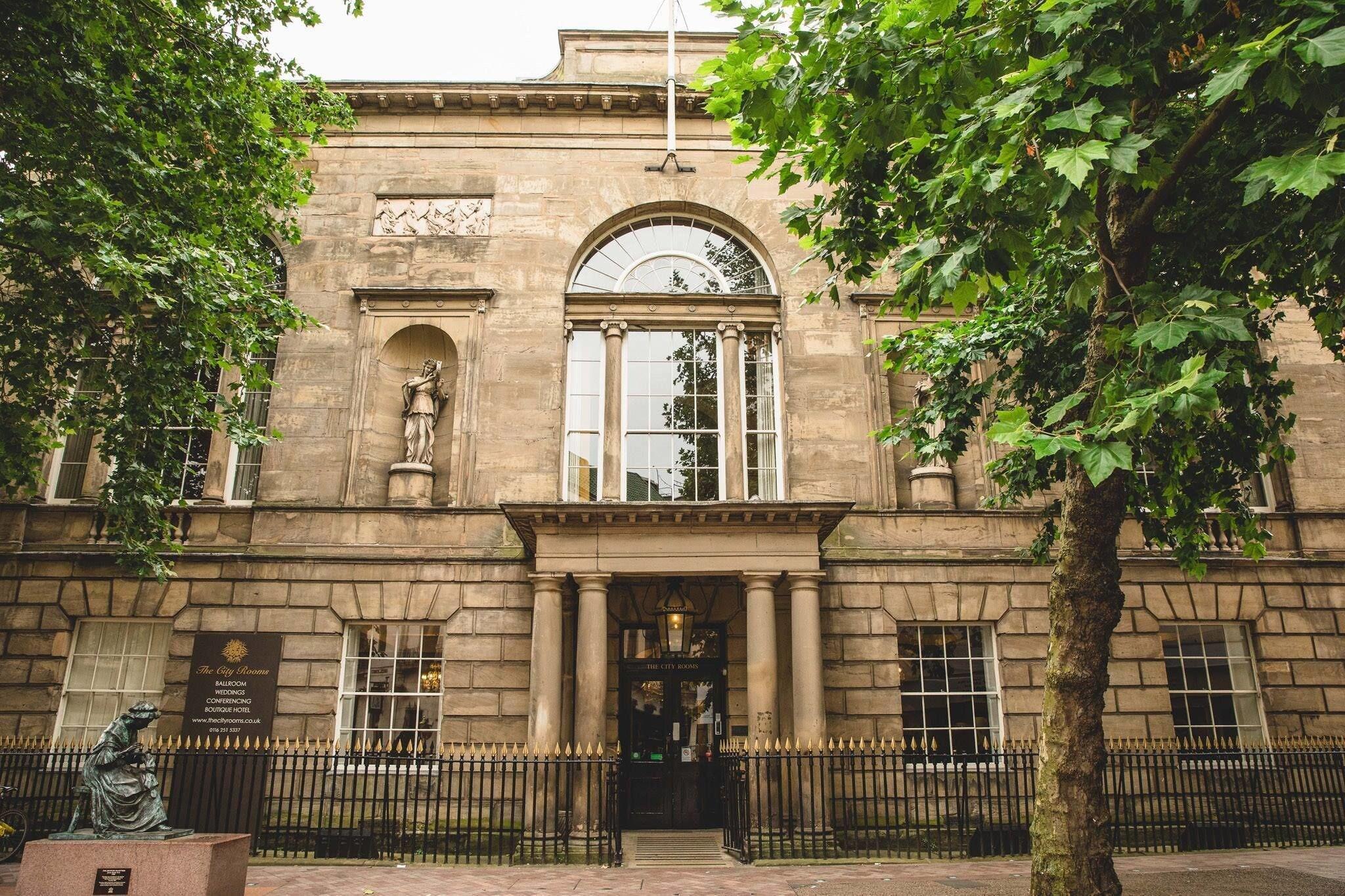 Vista Exterior The City Rooms