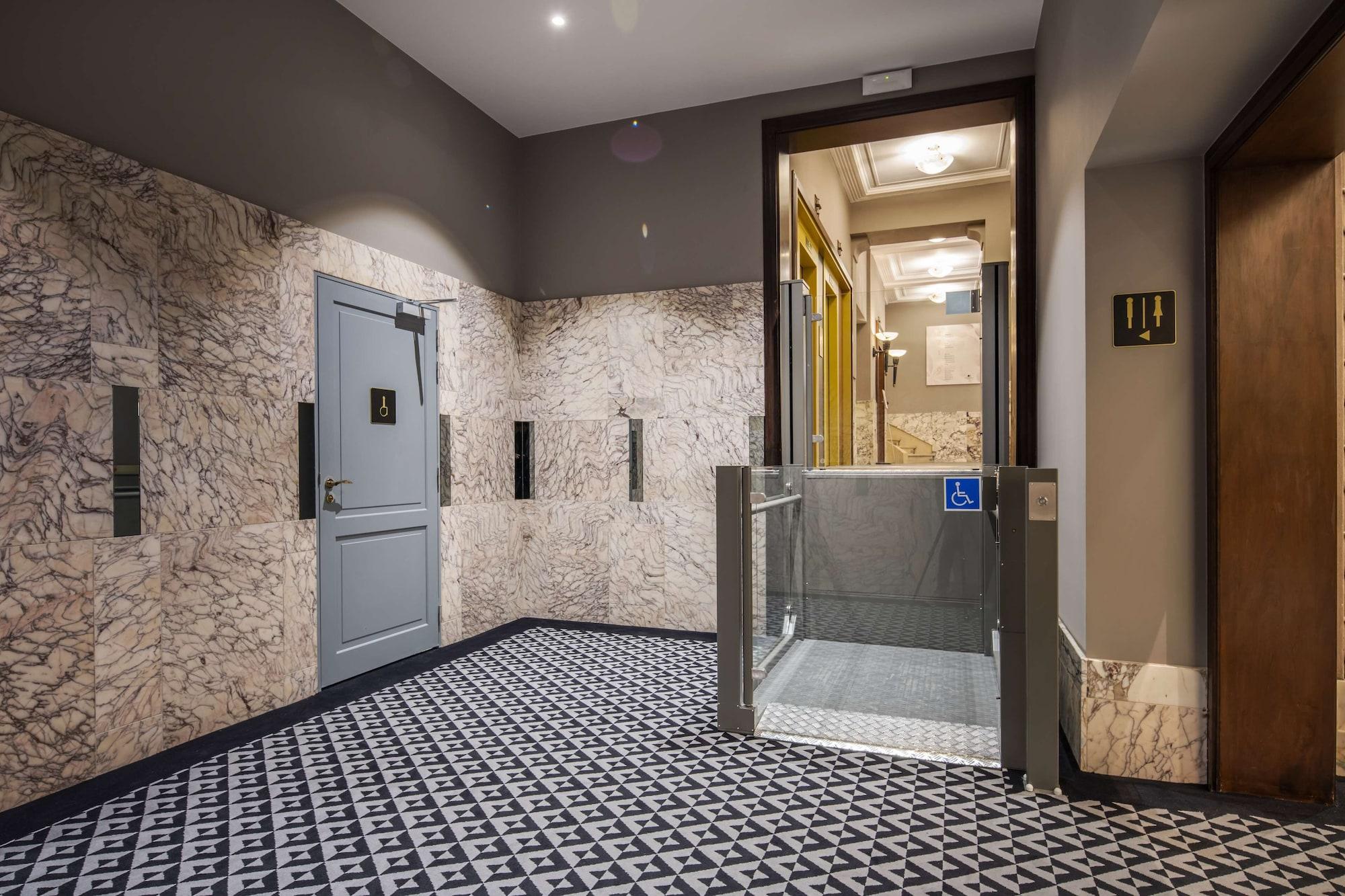 Vista Lobby DoubleTree by Hilton Brussels City