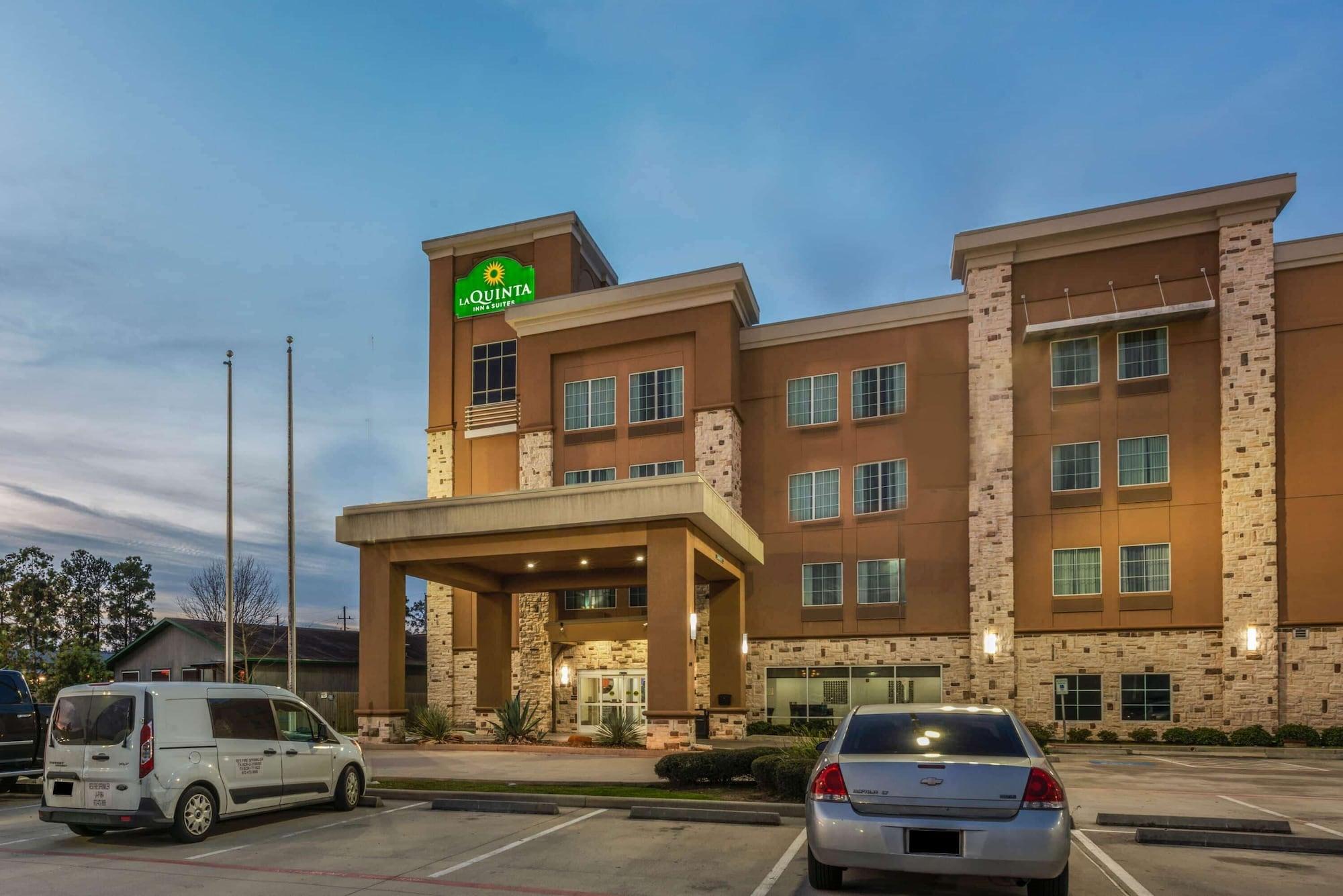 Vista Exterior La Quinta Inn & Suites by Wyndham Houston Humble Atascocita