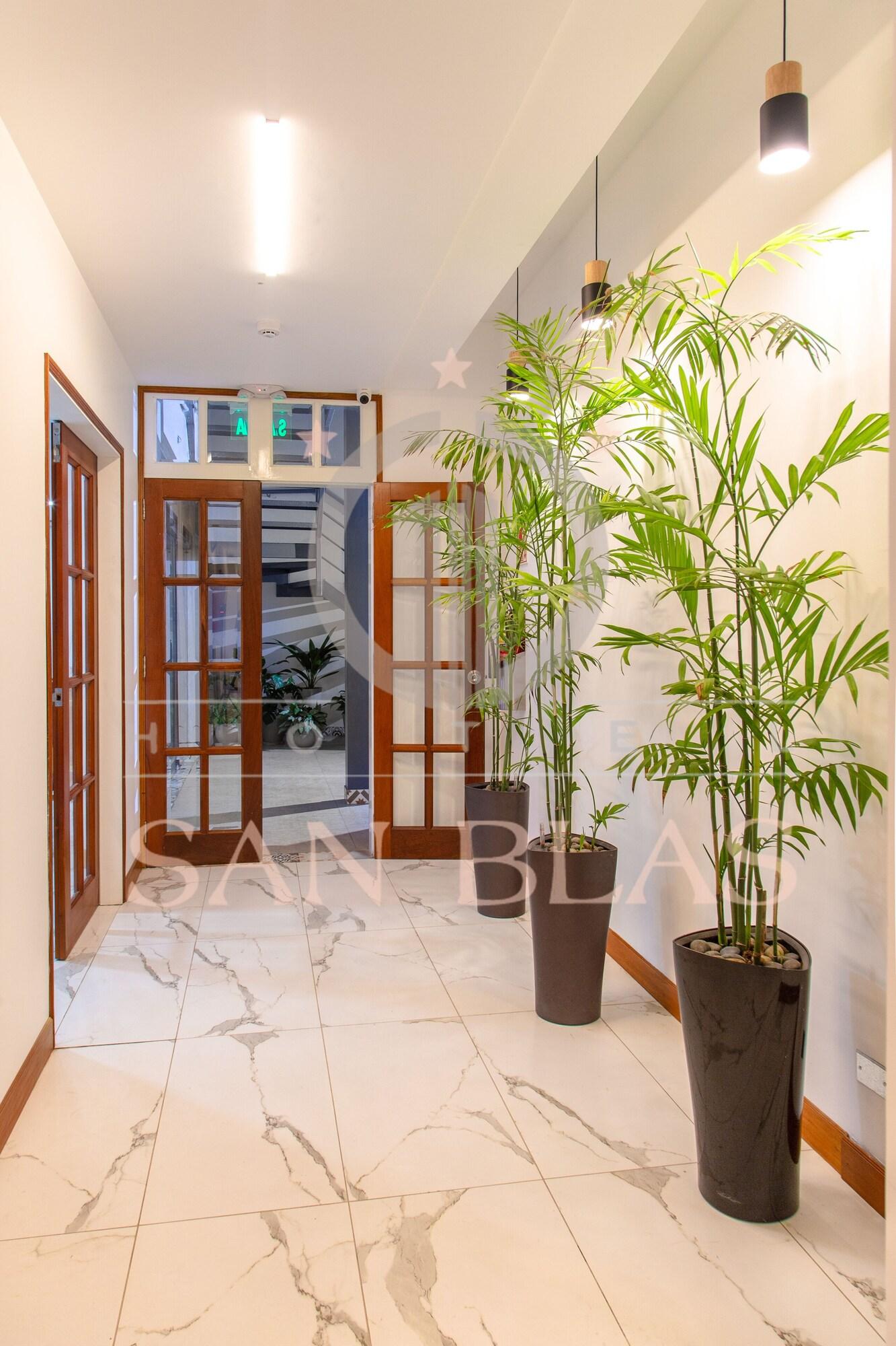 Varios Hotel San Blas