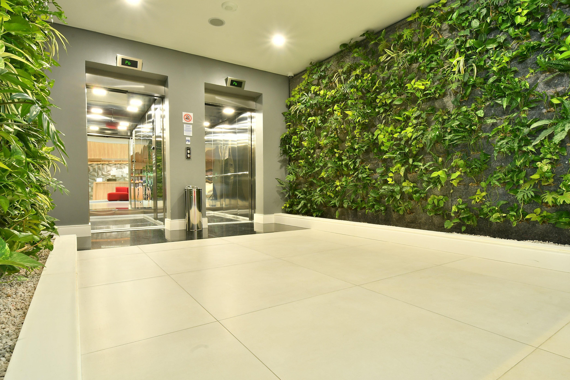 Vista Lobby Holiday Inn Express Asuncion Aviadores by IHG