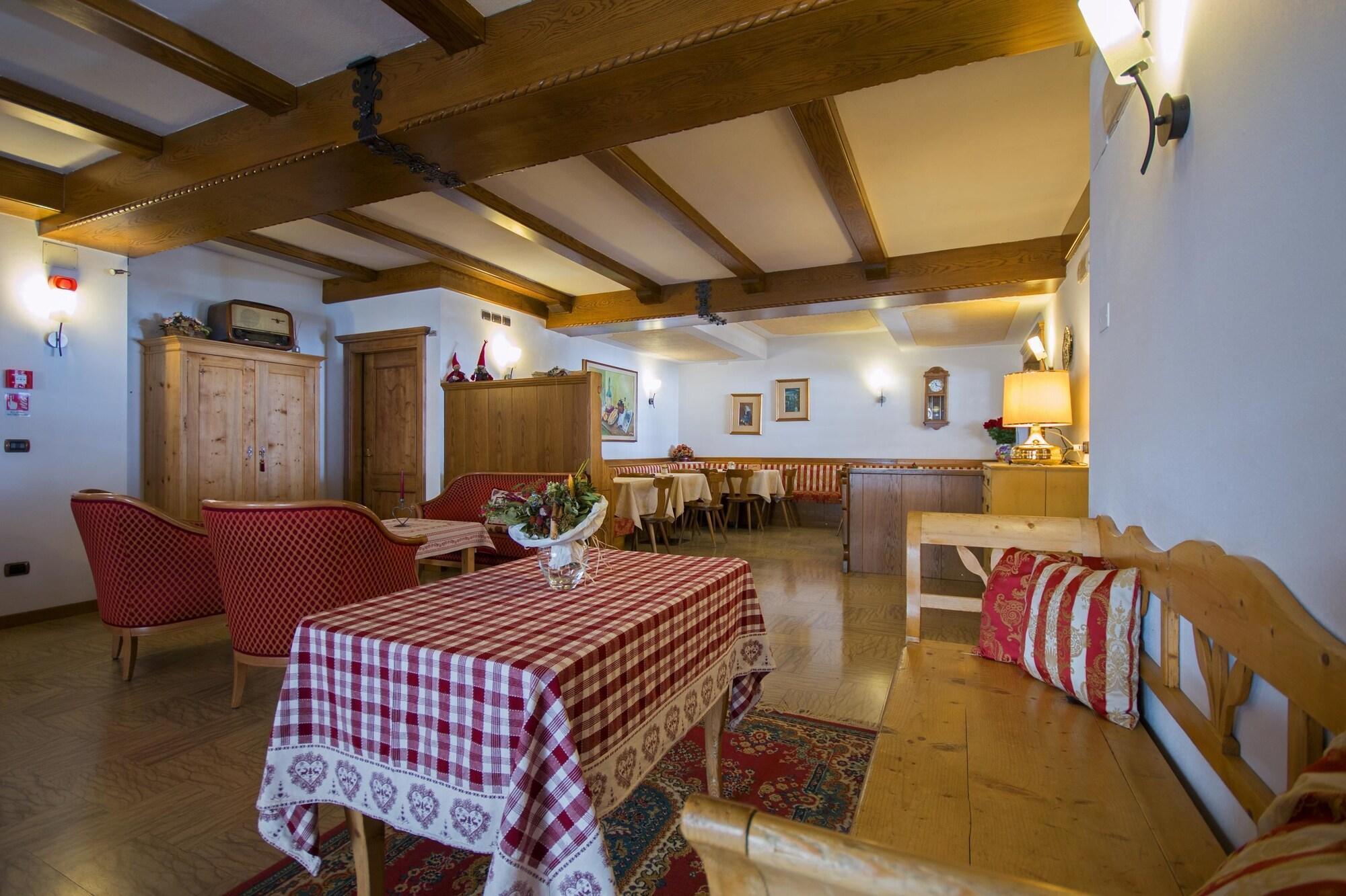 Bar/Salón Hotel Miravalle