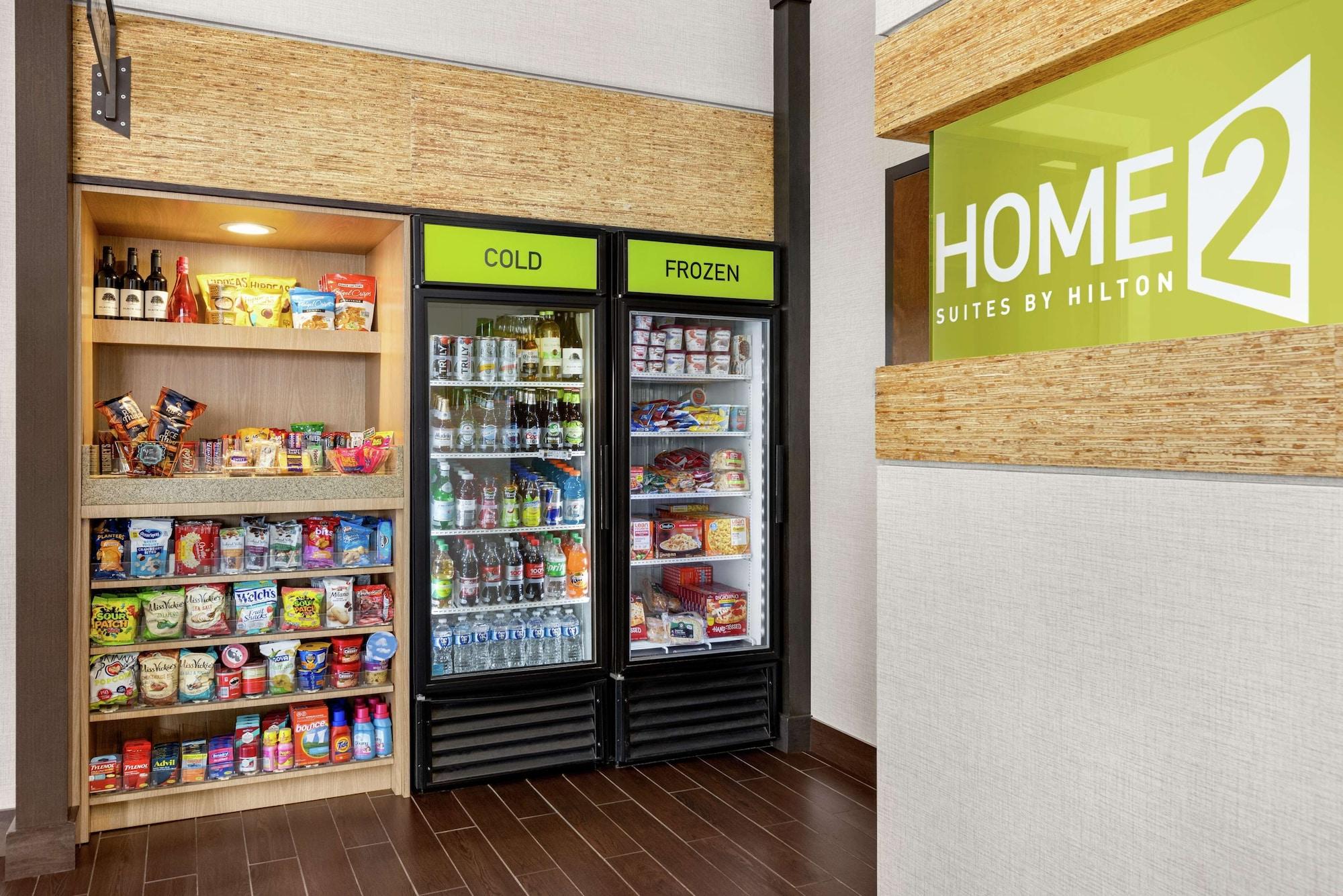 Bar/Salón Home2 Suites by Hilton NY Long Island City/Manhattan View