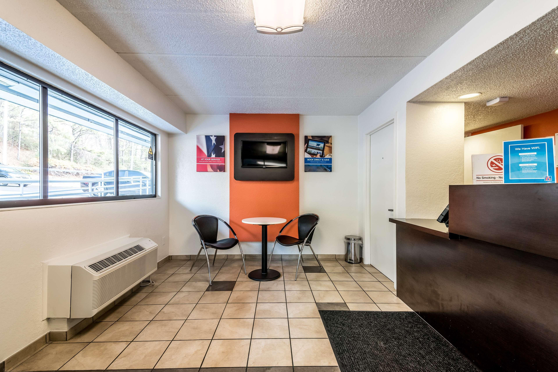 Vista Lobby Motel 6 Birmingham, AL