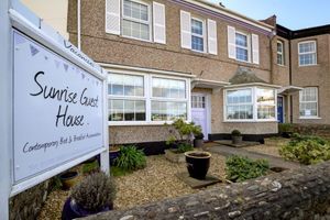 Alojamiento - Sunrise Guest House
